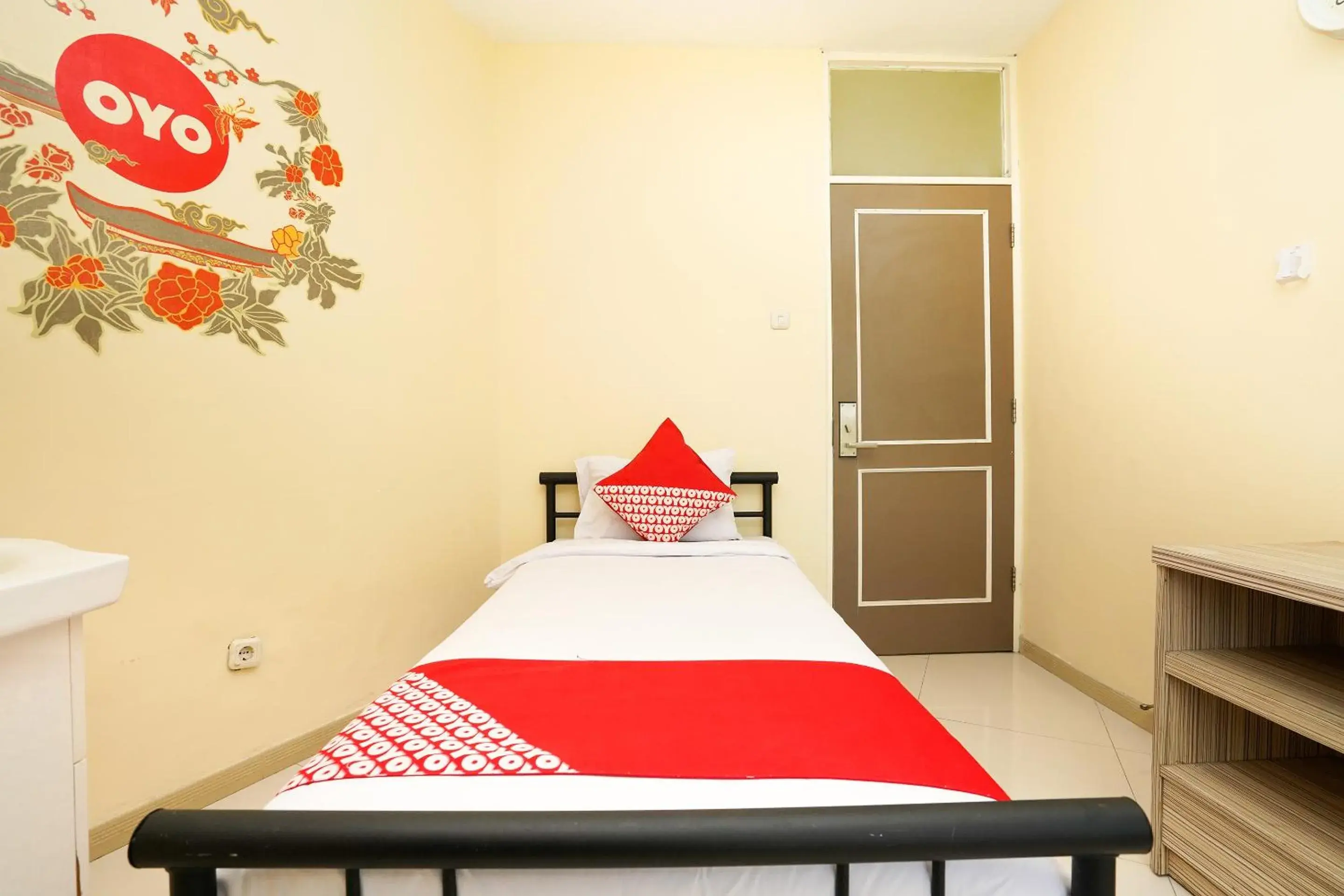 Bedroom, Bed in Capital O 175 K-60 Residence Bedroom, Bed in Capital O 175 K-60 Residence
