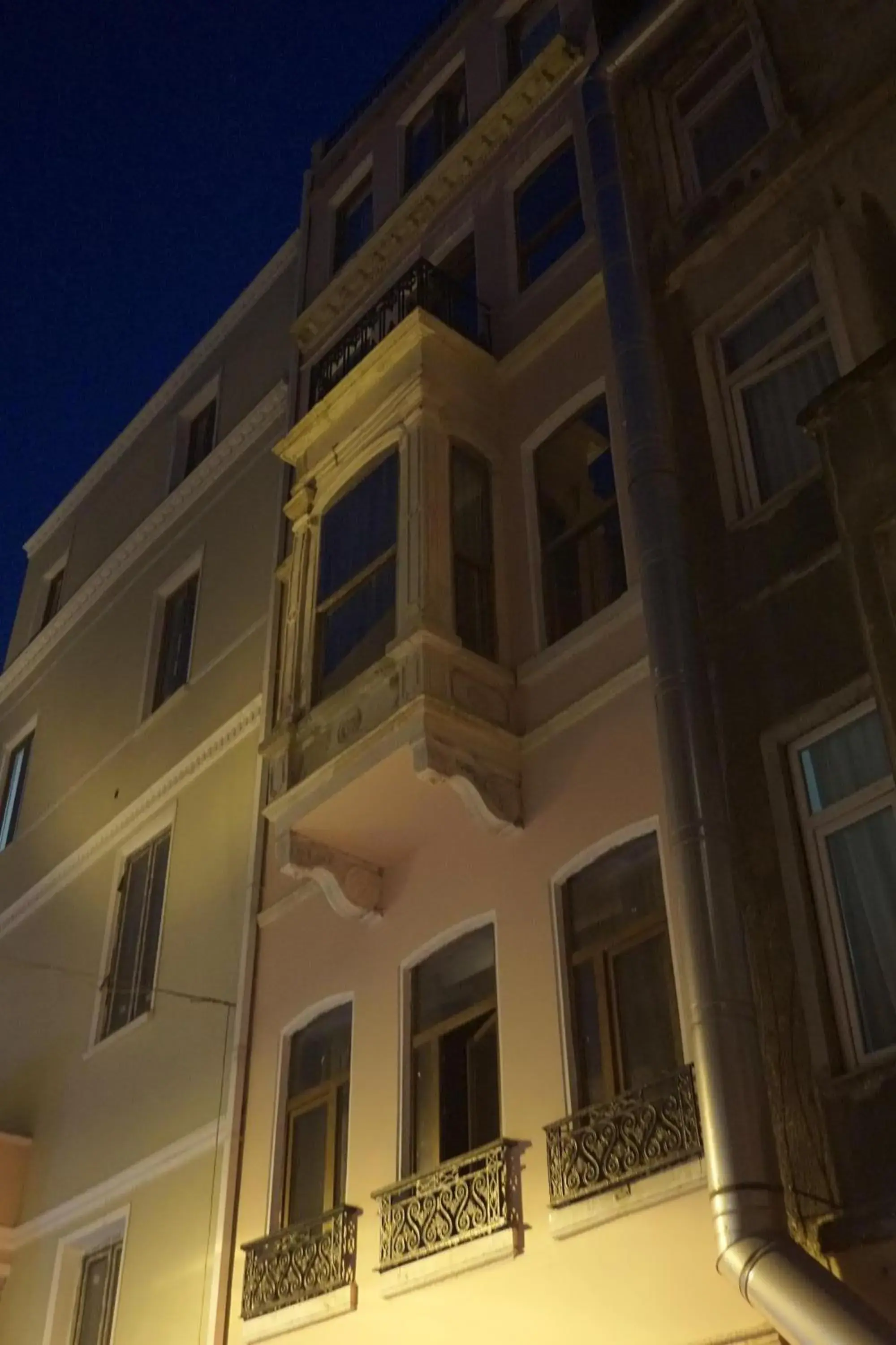 Property building in Chillout Lya Hostel & Lounge Property building in Chillout Lya Hostel & Lounge