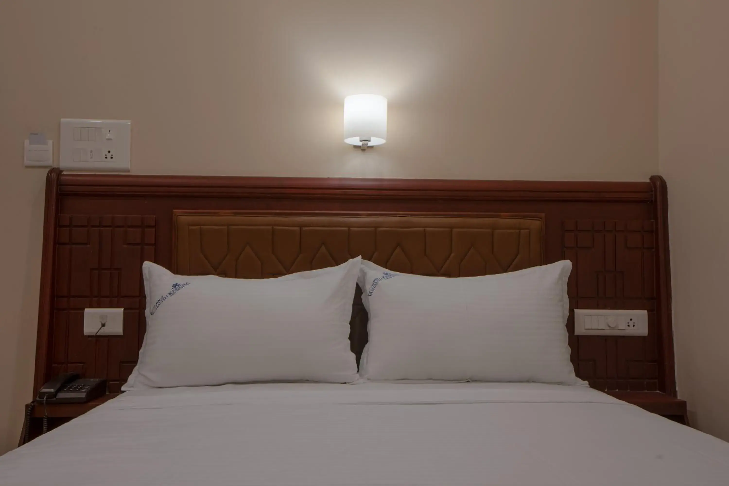 Bed in Hotel Vashanth Krishna Bed in Hotel Vashanth Krishna