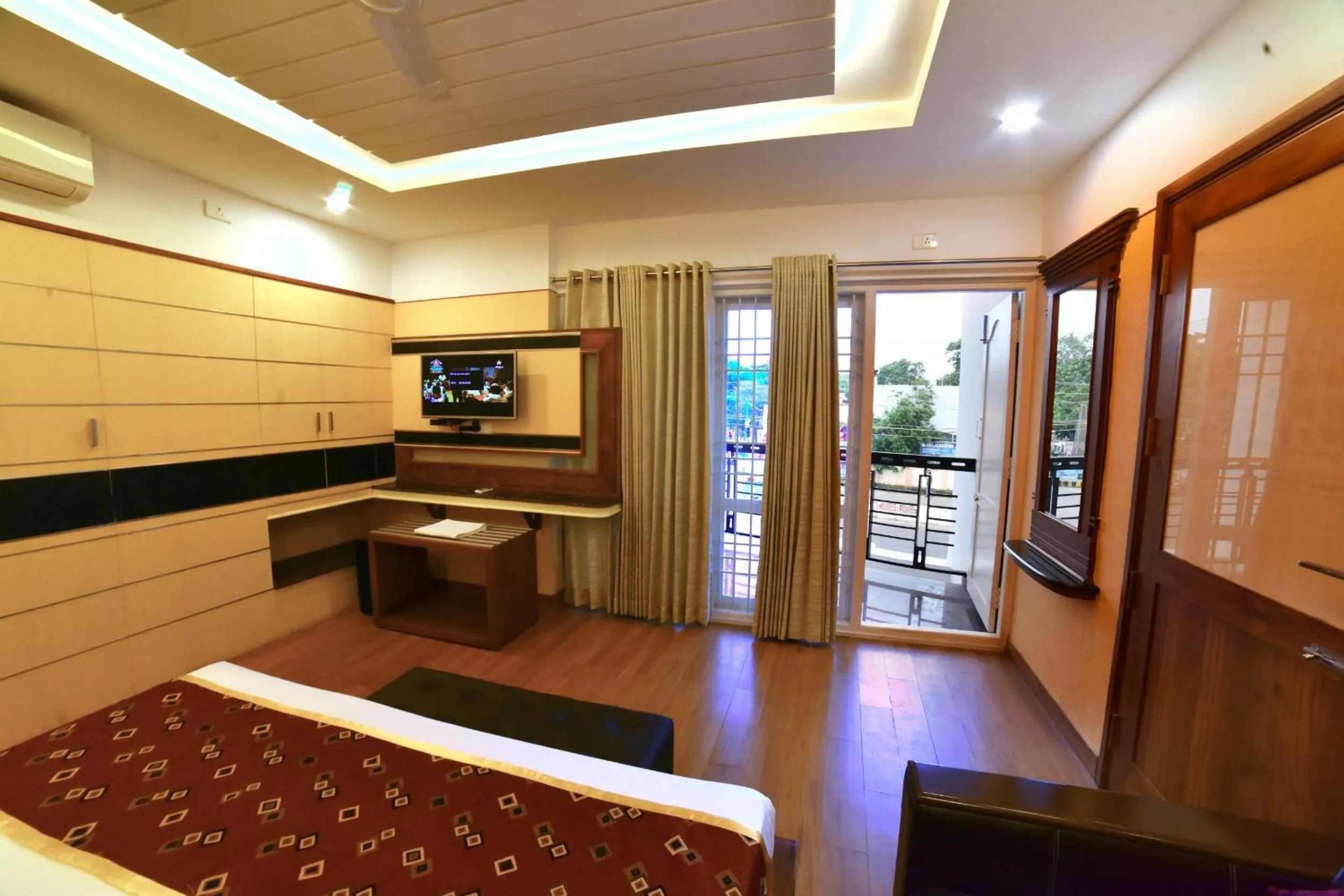 Balcony/Terrace, Bed in Hotel Vashanth Krishna