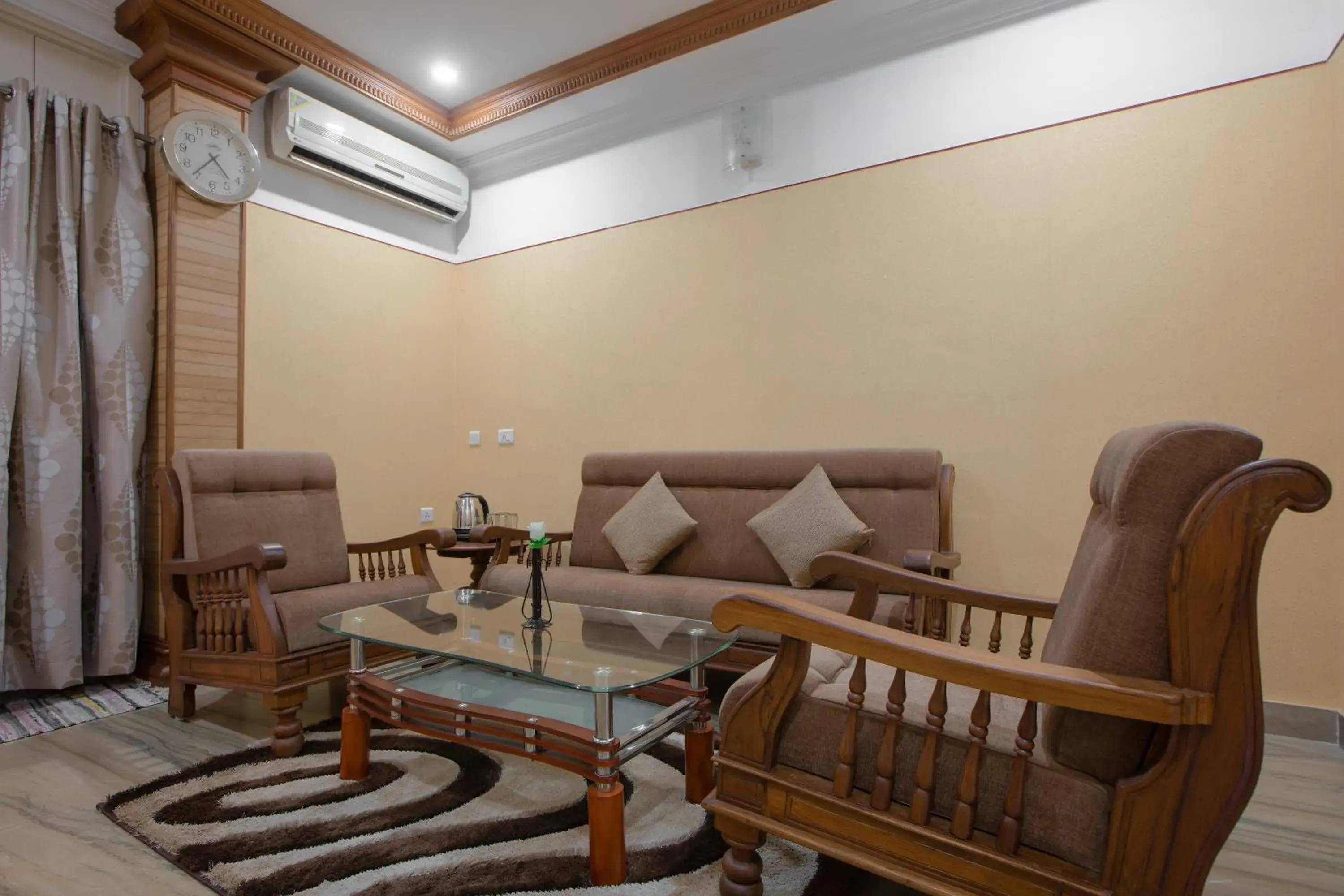 Queen Studio - single occupancy in Hotel Vashanth Krishna Queen Studio - single occupancy in Hotel Vashanth Krishna