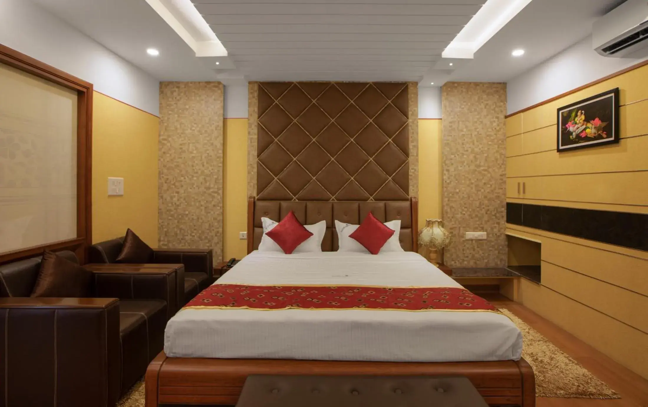 Property building, Bed in Hotel Vashanth Krishna Property building, Bed in Hotel Vashanth Krishna