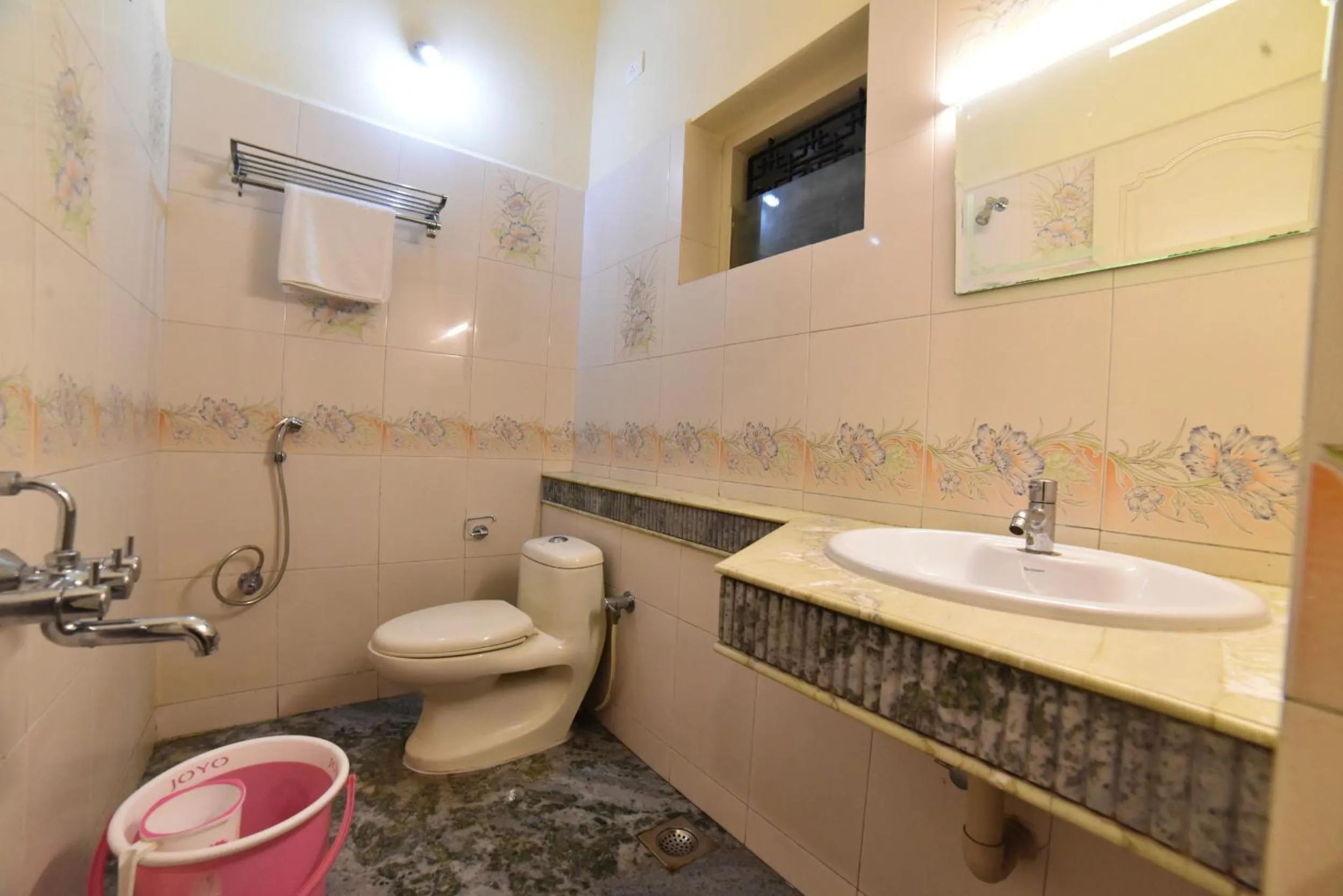 Bathroom in Hotel Vashanth Krishna