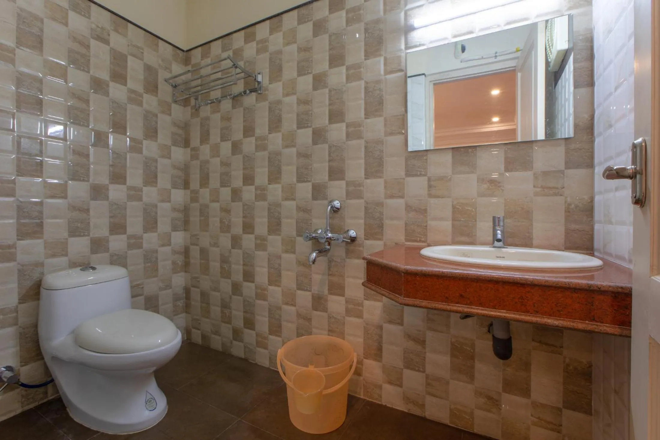 Bathroom in Hotel Vashanth Krishna