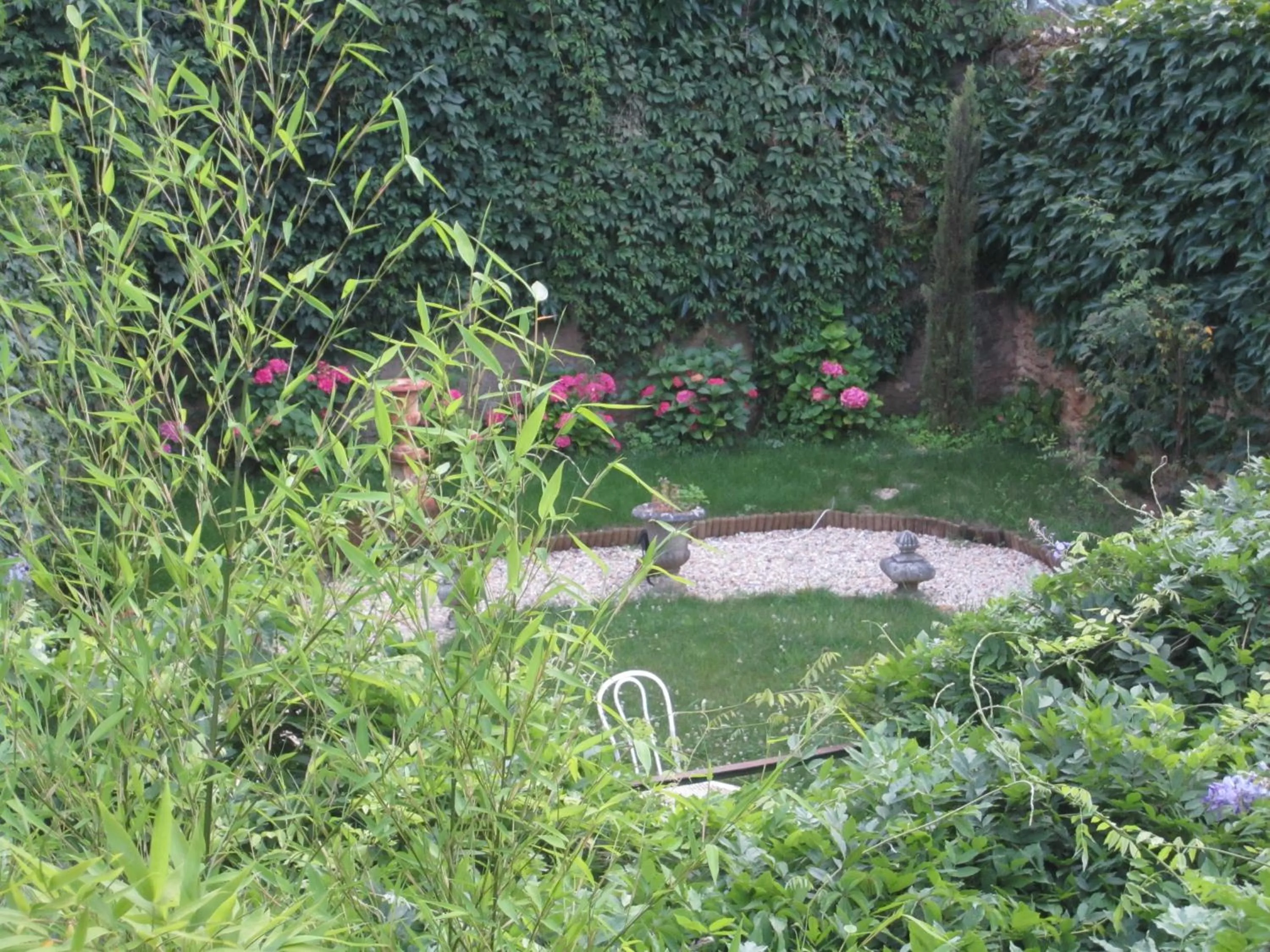 Garden in Villa Marguerite Chambres et Table d Hotes de charme