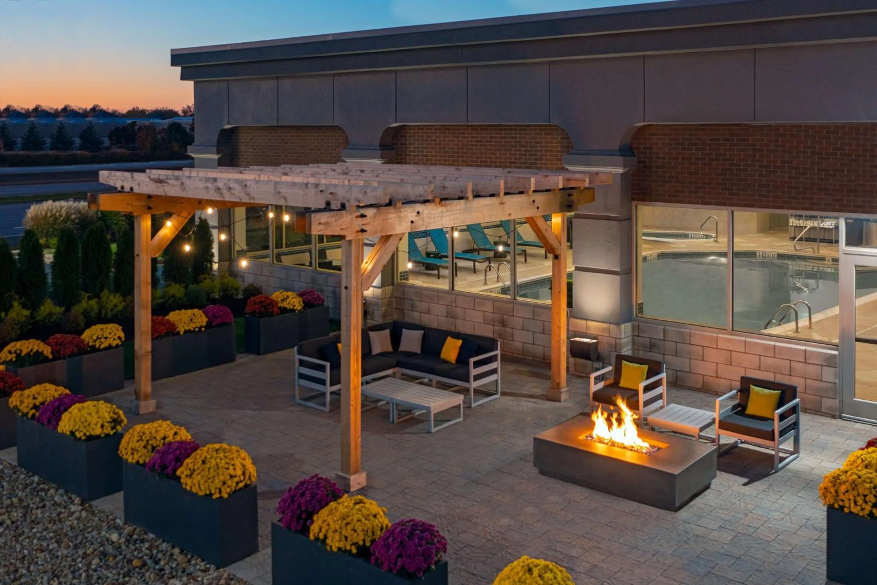 Patio in Hampton Inn & Suites Cleveland-Beachwood