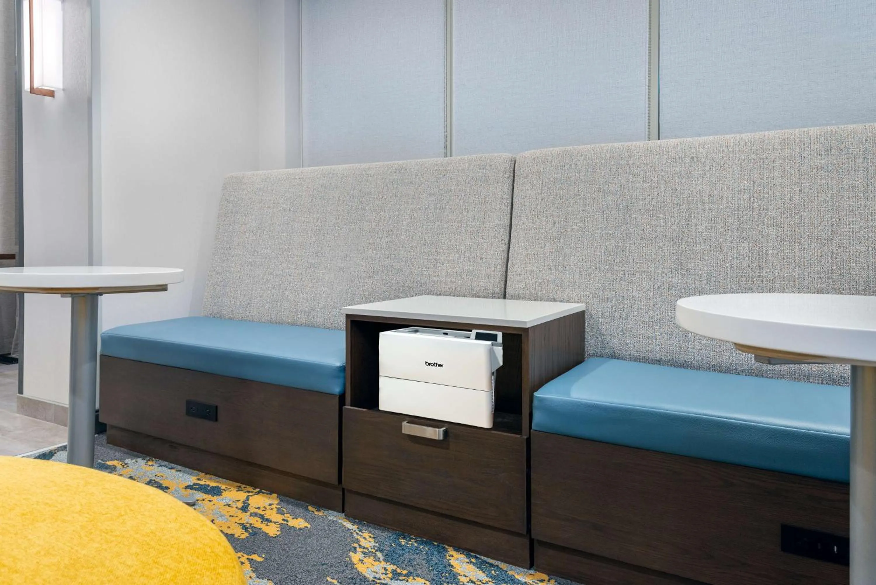 Business facilities in Hampton Inn & Suites Cleveland-Beachwood