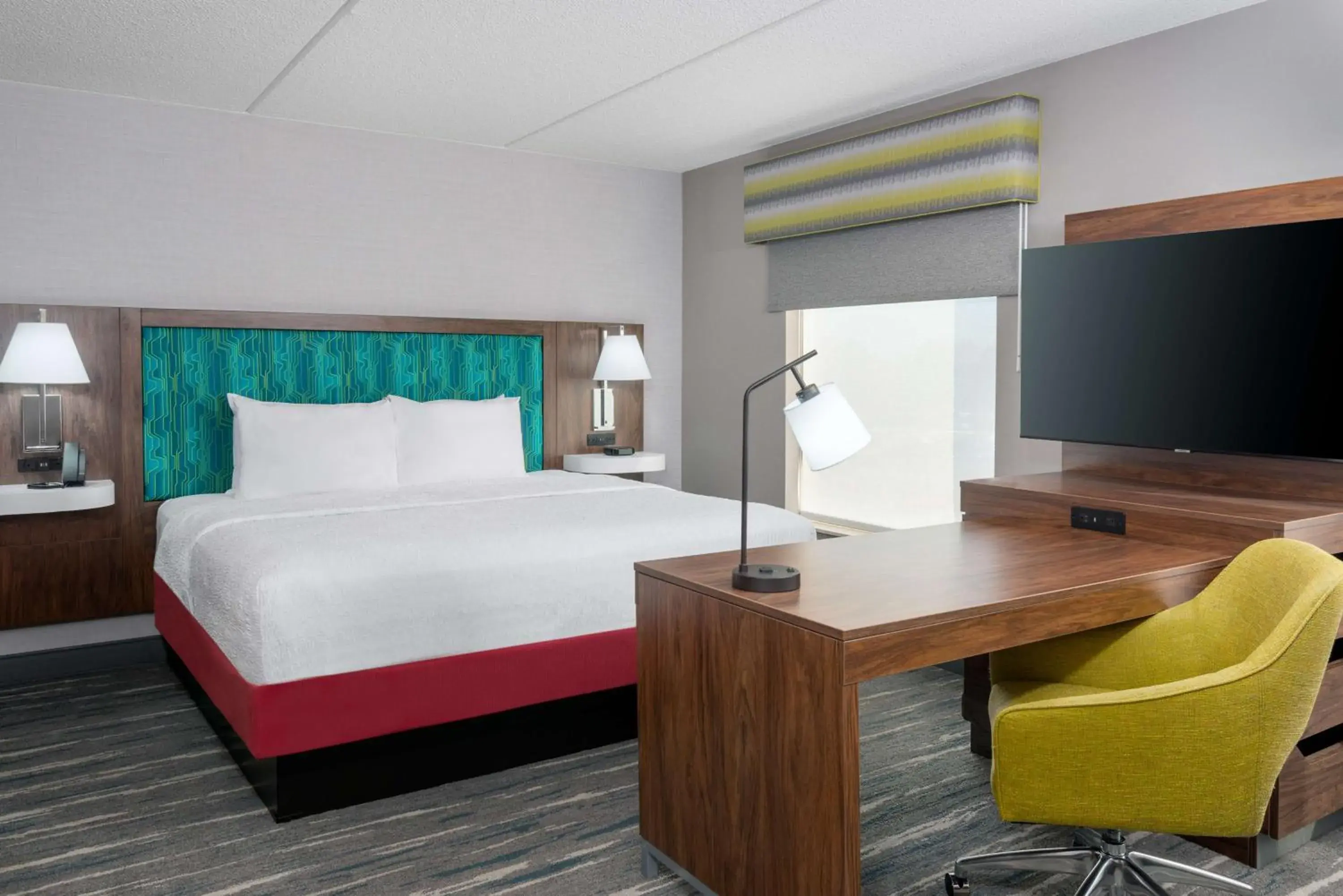 Bedroom, Bed in Hampton Inn & Suites Cleveland-Beachwood Bedroom, Bed in Hampton Inn & Suites Cleveland-Beachwood