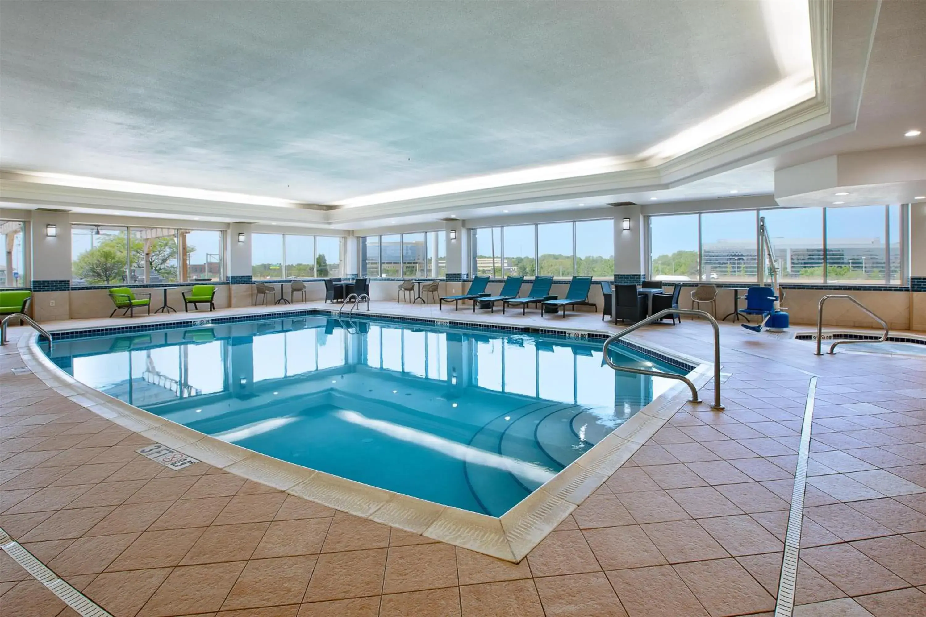 Pool view in Hampton Inn & Suites Cleveland-Beachwood Pool view in Hampton Inn & Suites Cleveland-Beachwood
