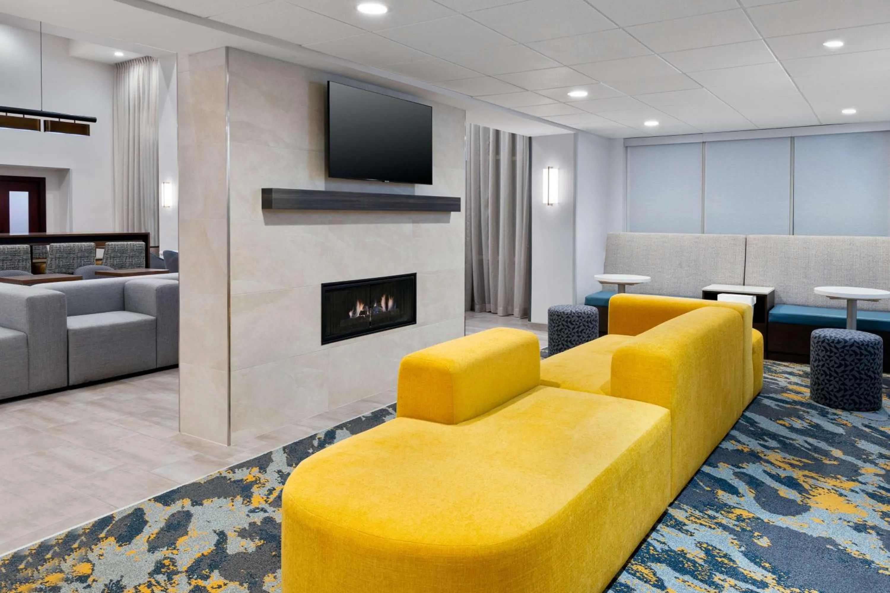 Lobby or reception in Hampton Inn & Suites Cleveland-Beachwood