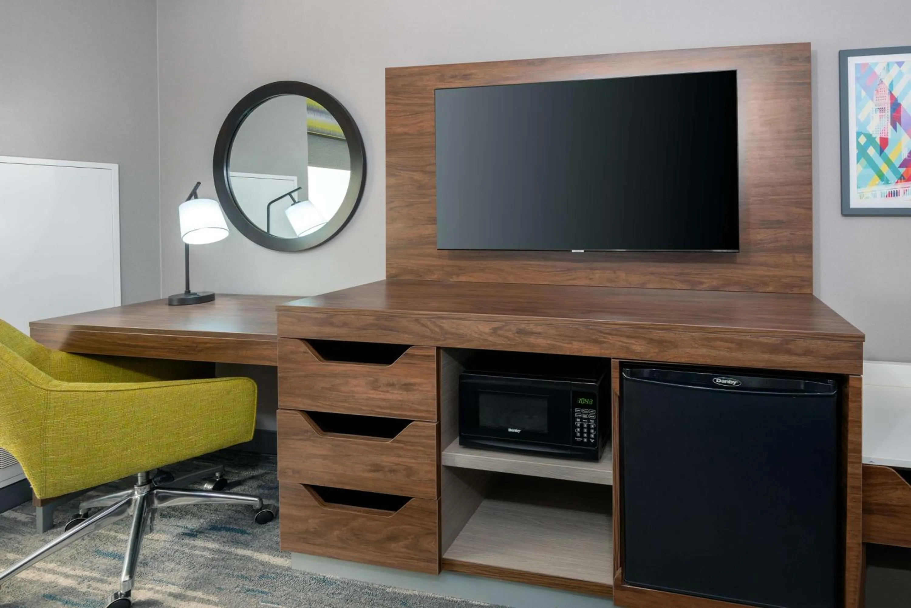 Bedroom in Hampton Inn & Suites Cleveland-Beachwood