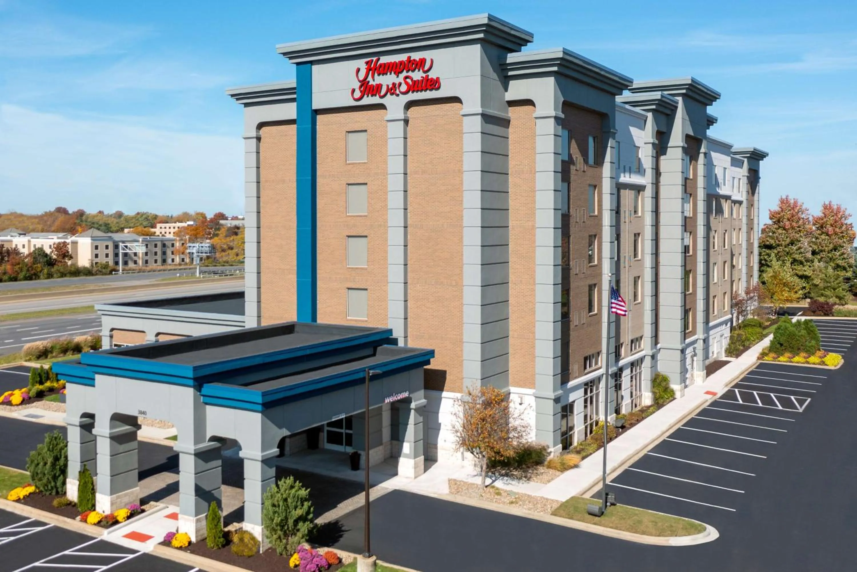 Property building in Hampton Inn & Suites Cleveland-Beachwood