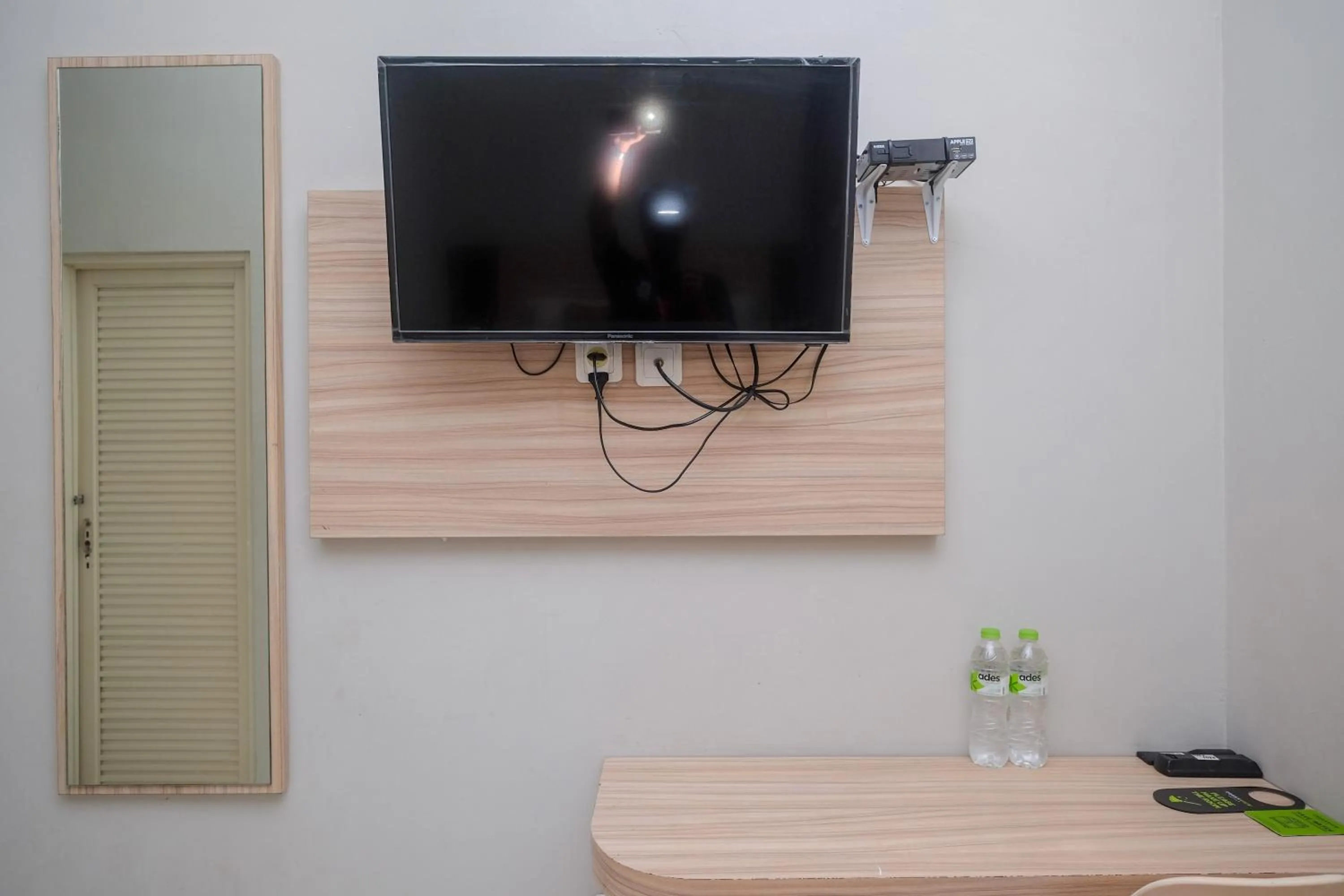 Bedroom in Urbanview Stay at H jakal by RedDoorz