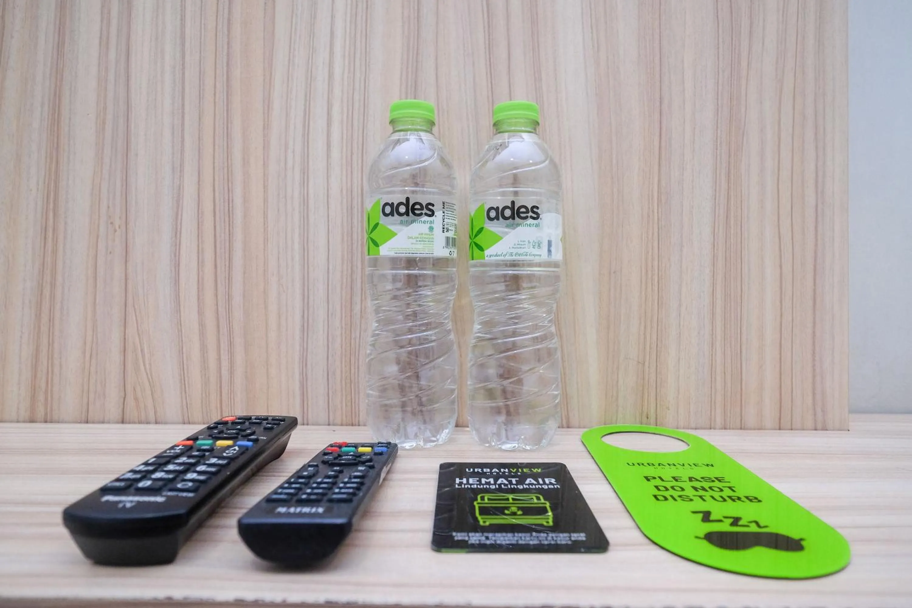 Drinks in Urbanview Stay at H jakal by RedDoorz