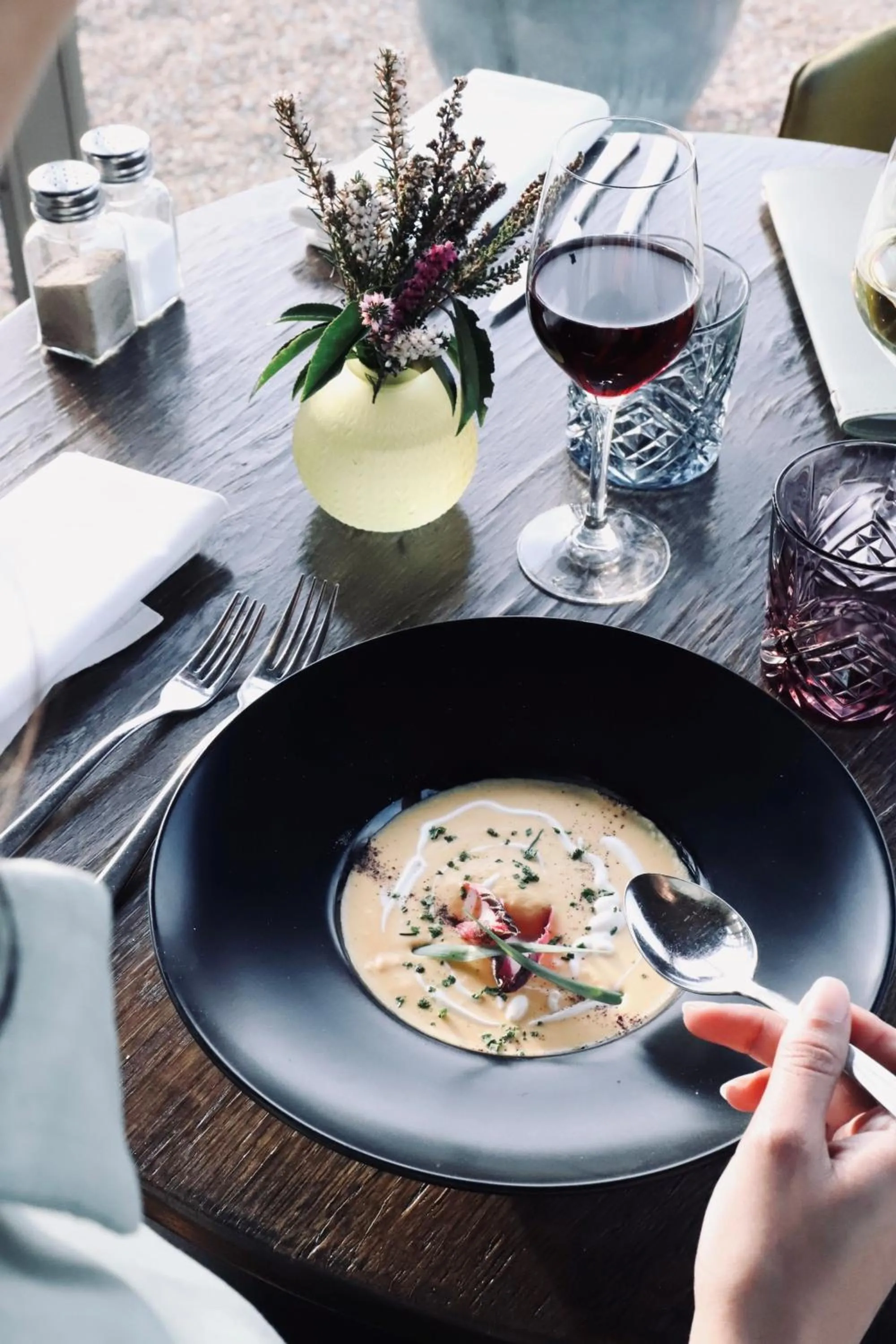 Restaurant/places to eat in Le Prieuré de Boulogne