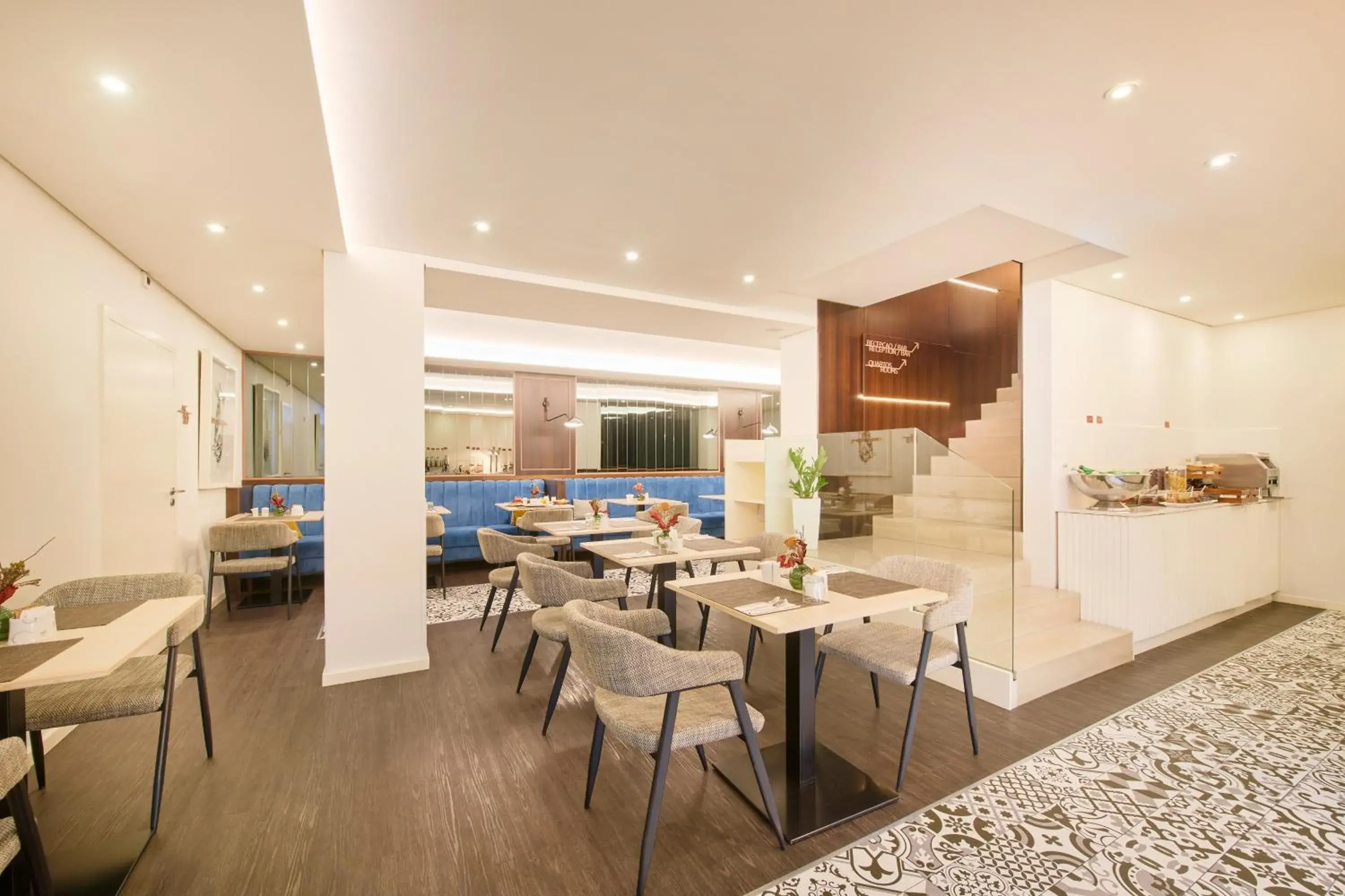 Restaurant/places to eat in Hotel Moon & Sun Porto Restaurant/places to eat in Hotel Moon & Sun Porto