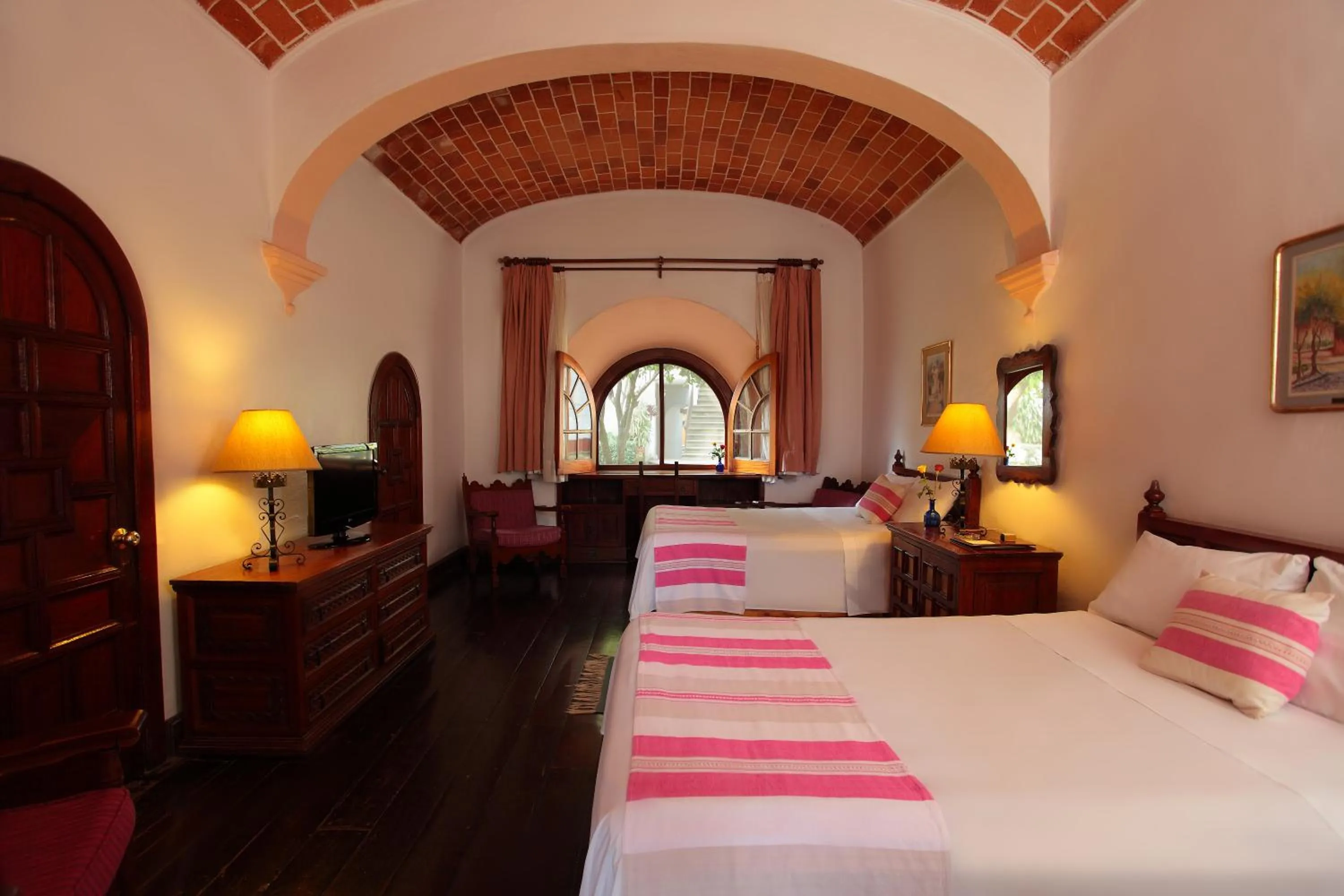 Bed in Posada del Tepozteco - Hotel & Gallery