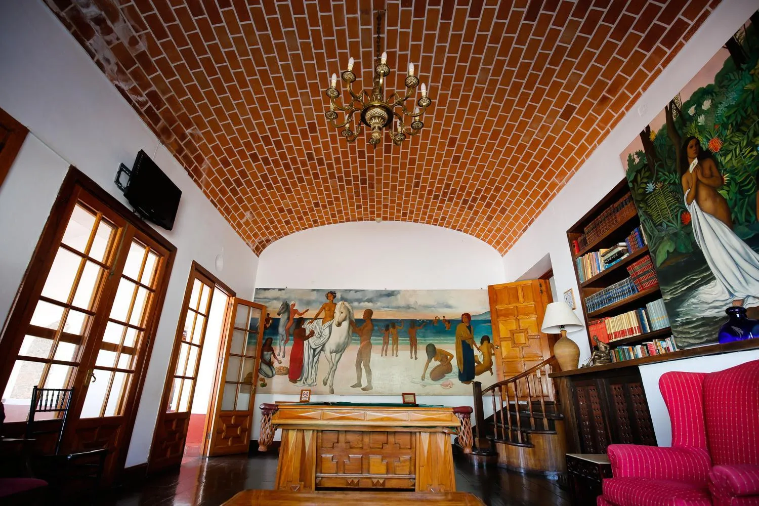 Library in Posada del Tepozteco - Hotel & Gallery