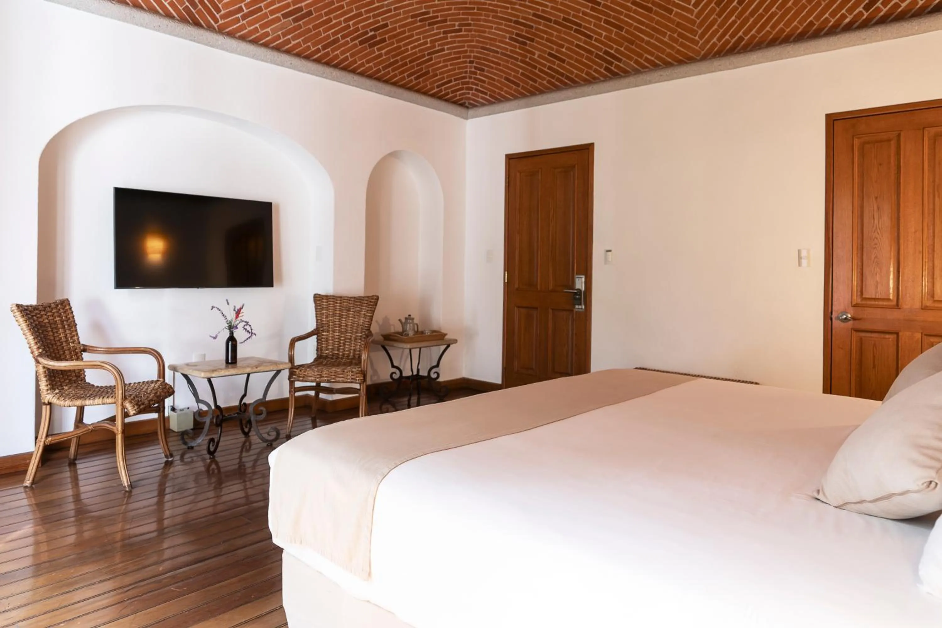 Bedroom, Bed in Posada del Tepozteco - Hotel & Gallery