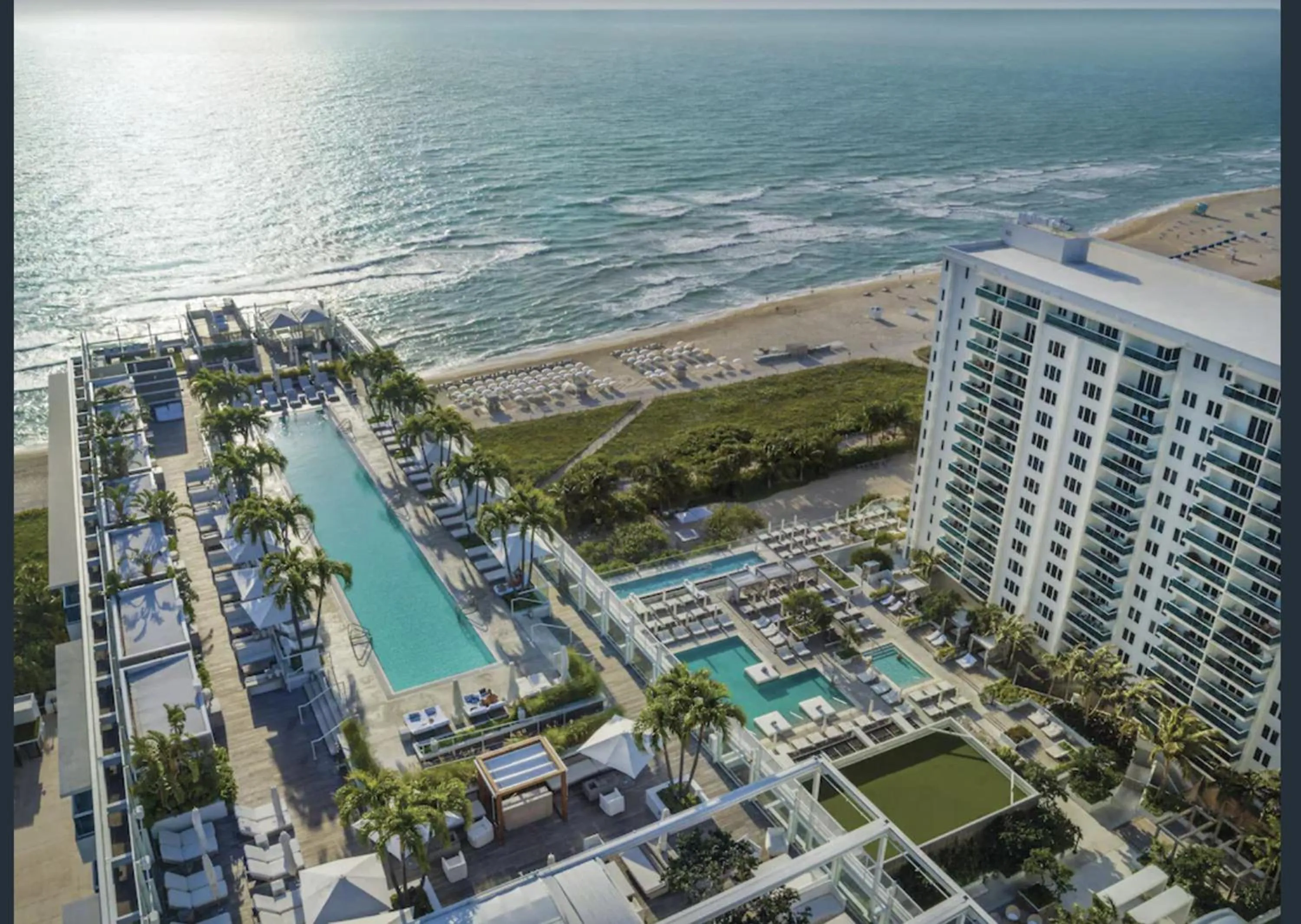 Property building in 1 Hotel & Homes Miami Beach Oceanfront Residence Suites By Joe Semary