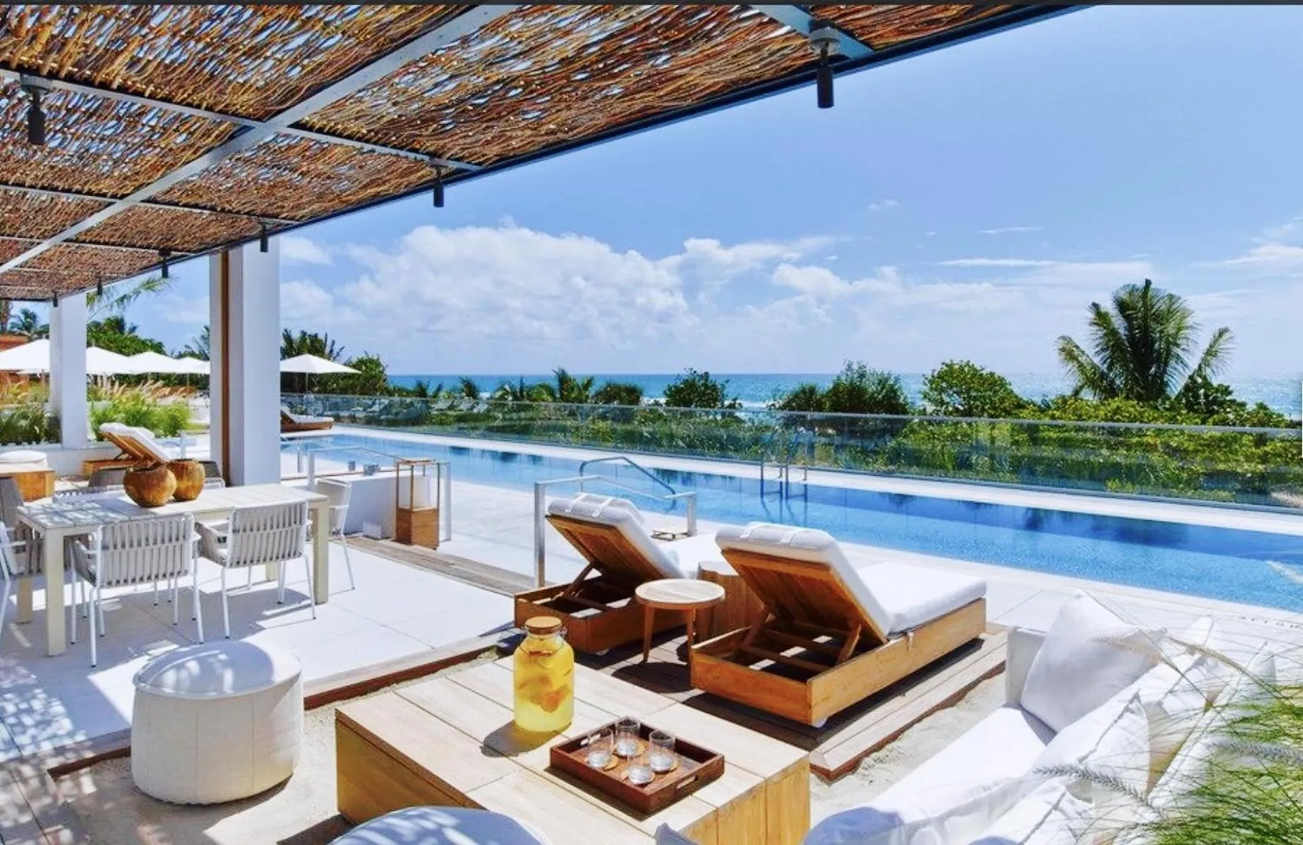Pool view in 1 Hotel & Homes Miami Beach Oceanfront Residence Suites By Joe Semary