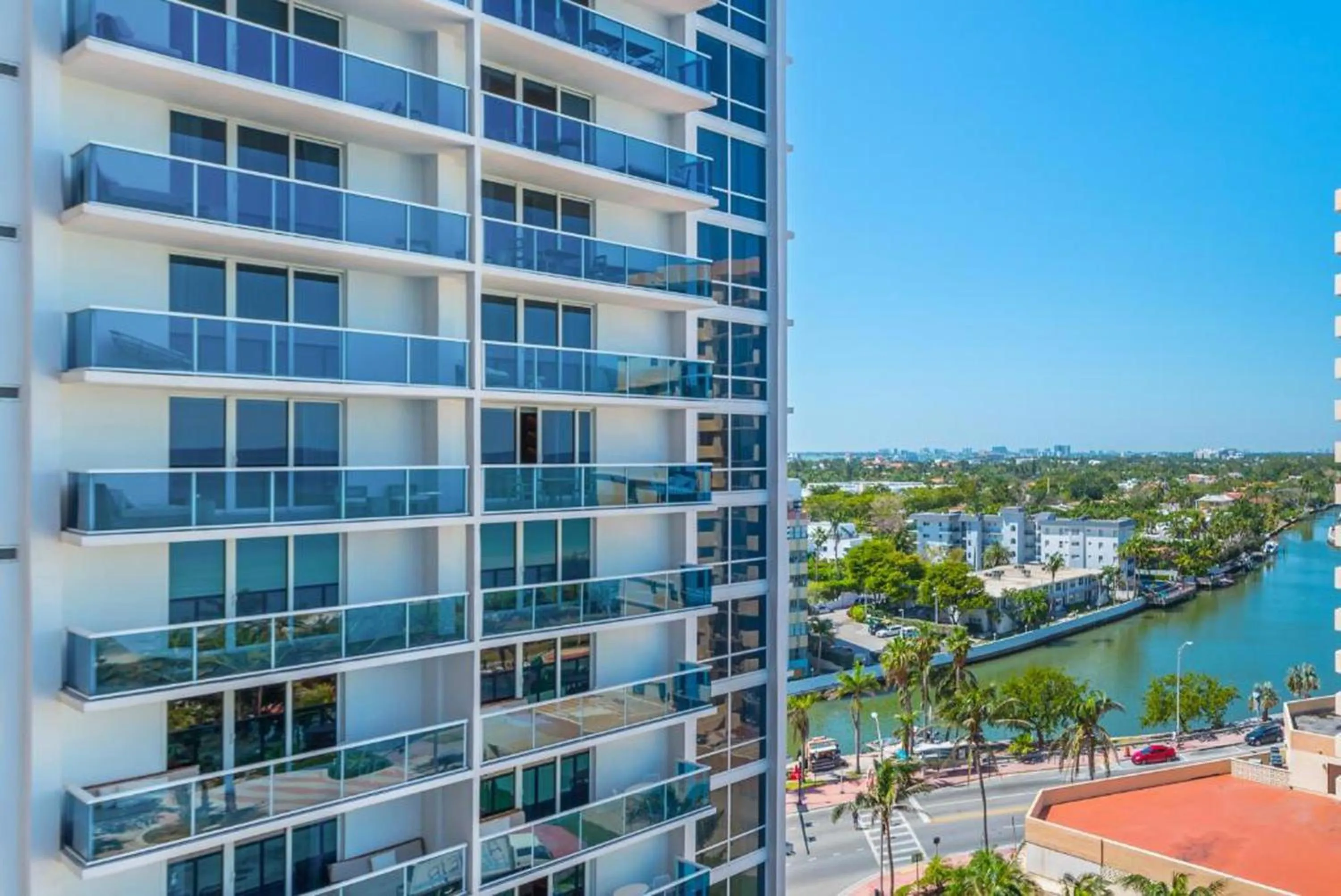 1 Hotel & Homes Miami Beach Oceanfront Residence Suites By Joe Semary