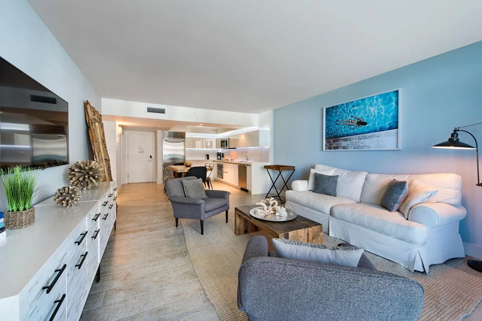 Living room in 1 Hotel & Homes Miami Beach Oceanfront Residence Suites By Joe Semary