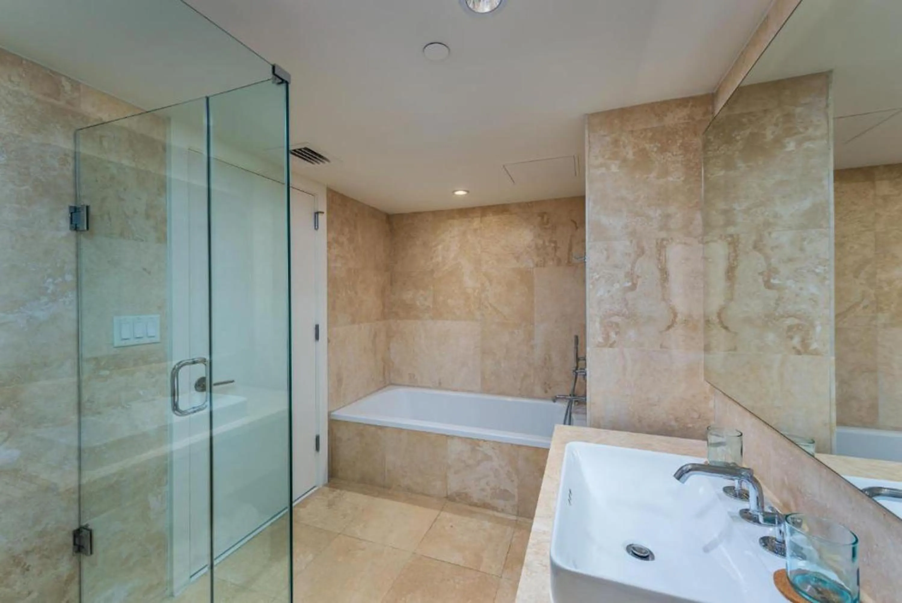 Bathroom in 1 Hotel & Homes Miami Beach Oceanfront Residence Suites By Joe Semary