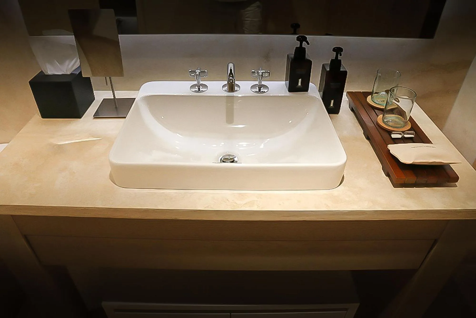 Bathroom in 1 Hotel & Homes Miami Beach Oceanfront Residence Suites By Joe Semary