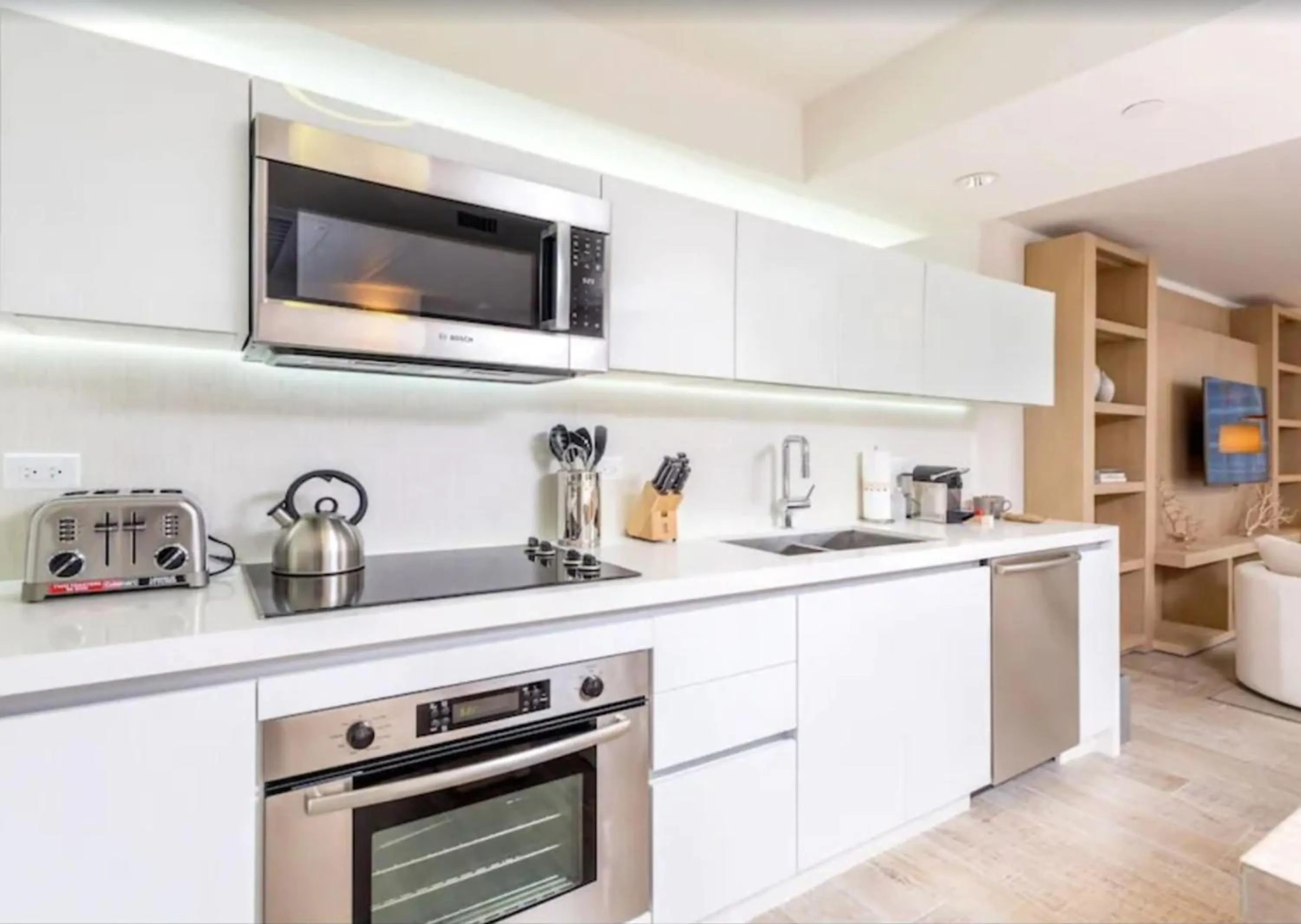 Kitchen or kitchenette in 1 Hotel & Homes Miami Beach Oceanfront Residence Suites By Joe Semary