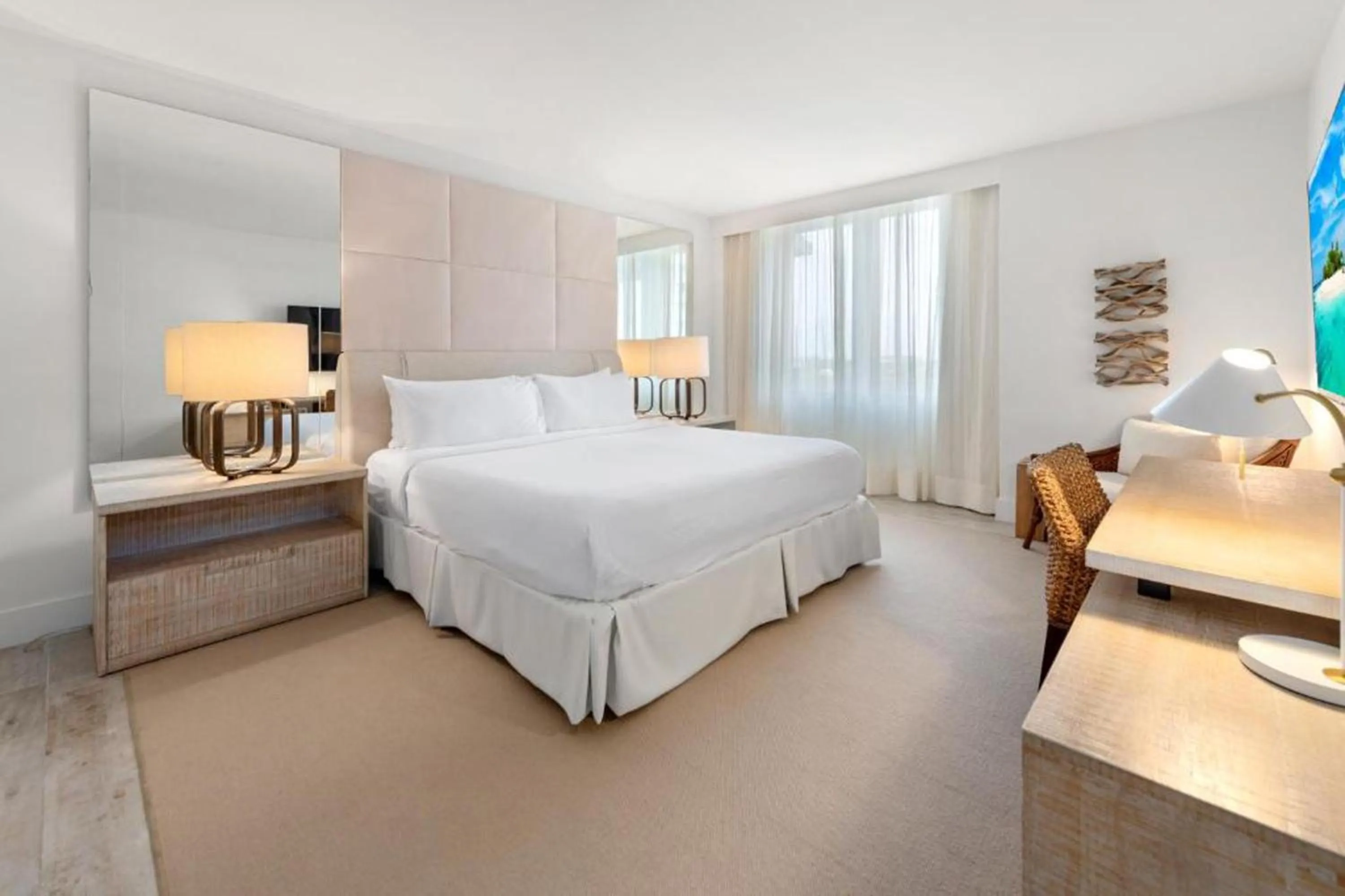 Bed in 1 Hotel & Homes Miami Beach Oceanfront Residence Suites By Joe Semary