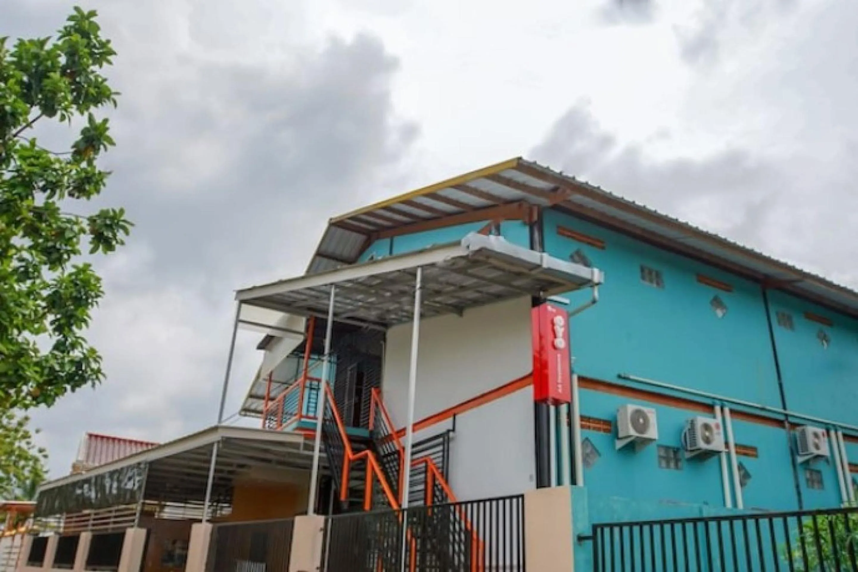 Facade/entrance in OYO Life 189 AA Residence Syariah