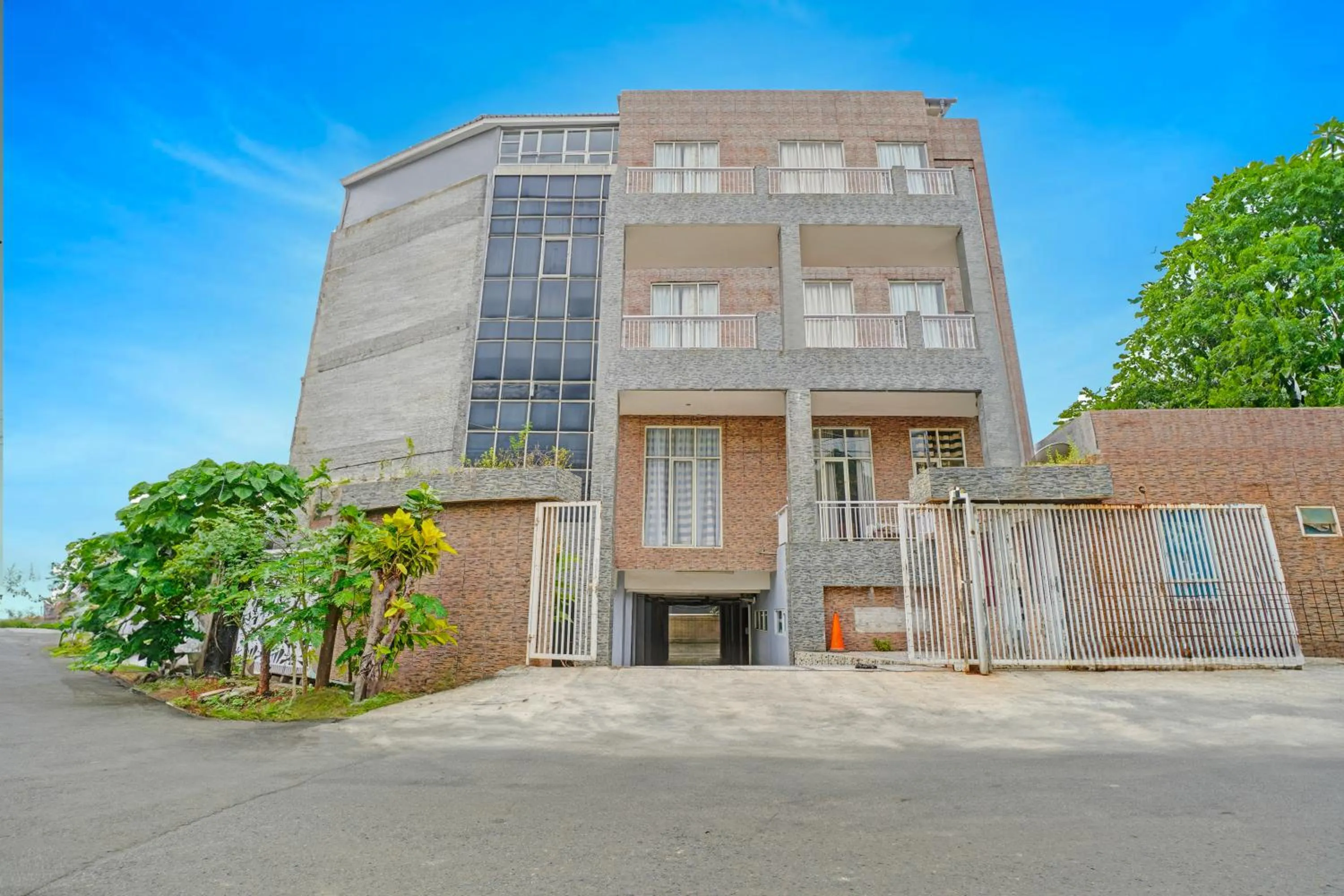 OYO 170 RBN Stays
