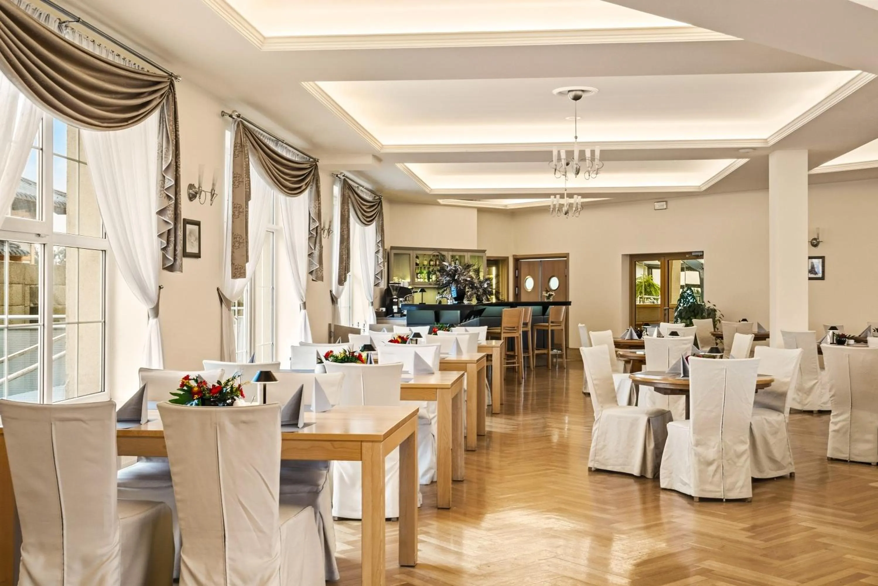Restaurant/places to eat in Hotel Bielany