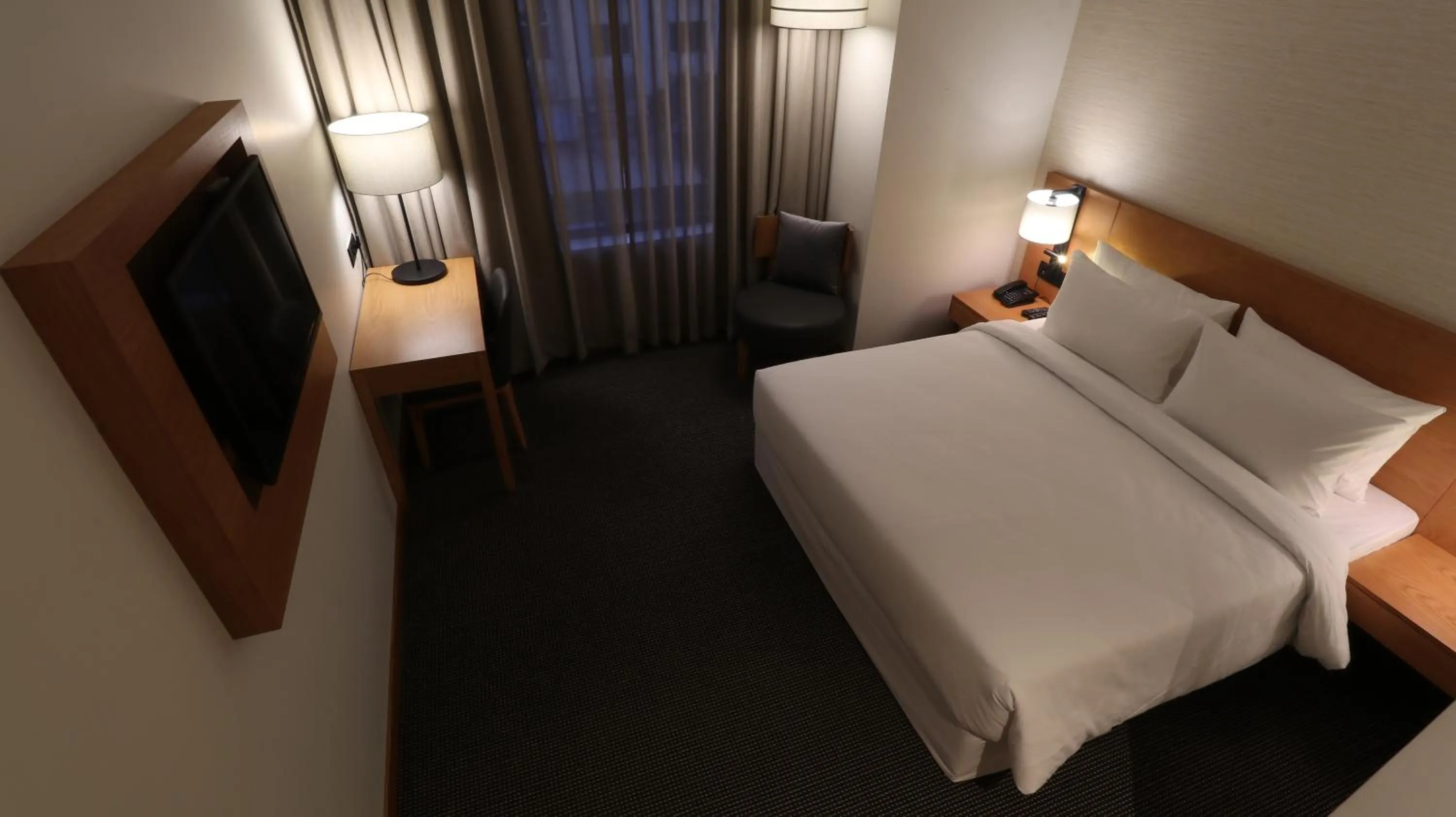 Photo of the whole room, Bed in The Vern at BLVD