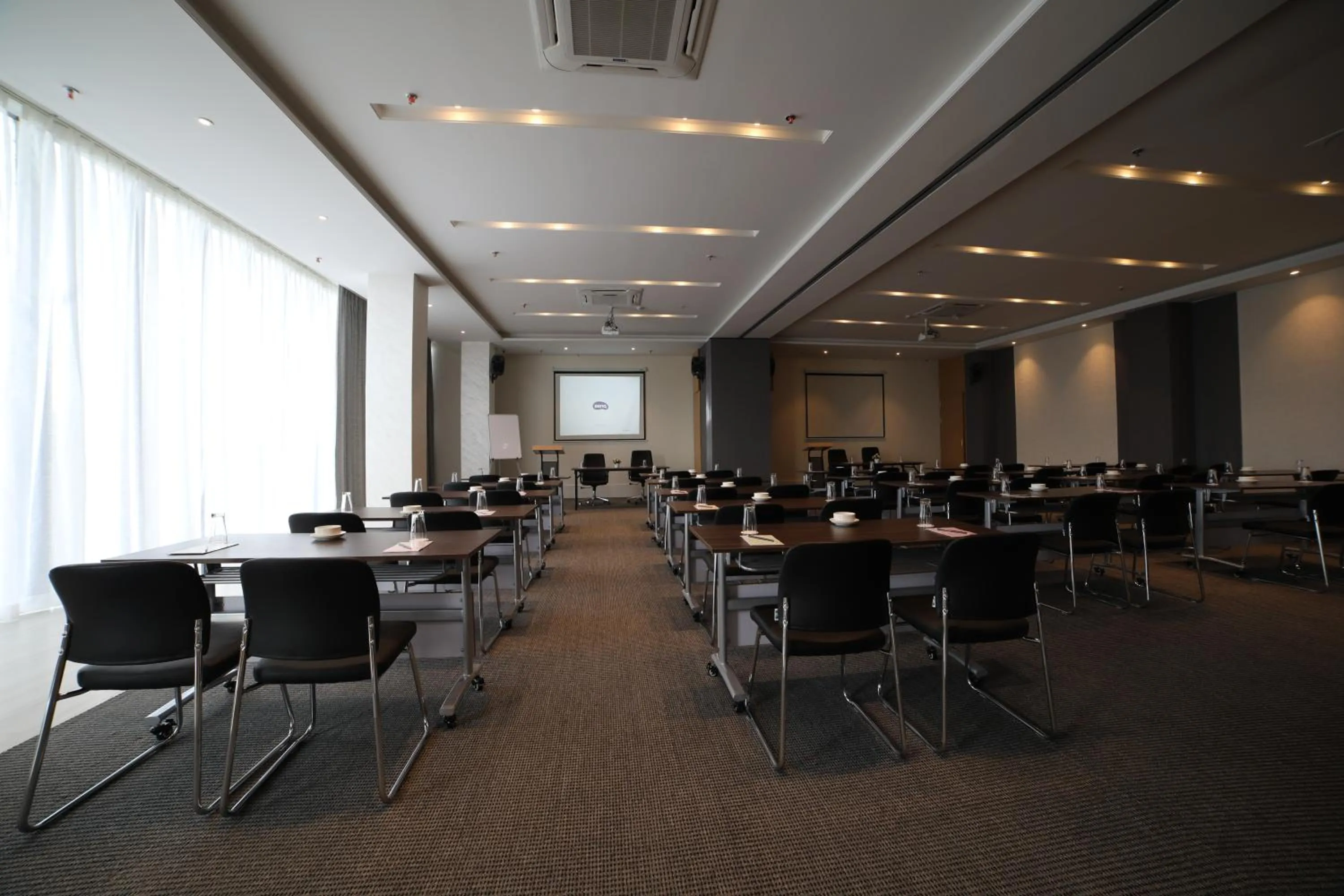 Meeting/conference room in The Vern at BLVD