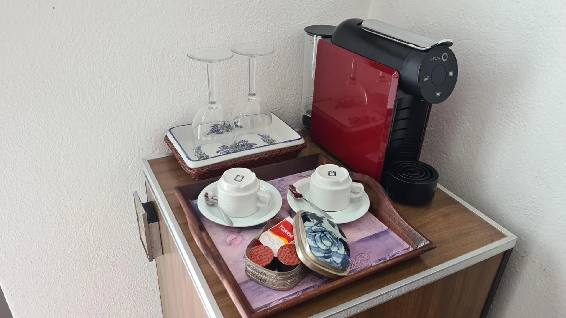 Coffee/tea facilities in Solar dos Carvalhos - Apartamentos de Turismo