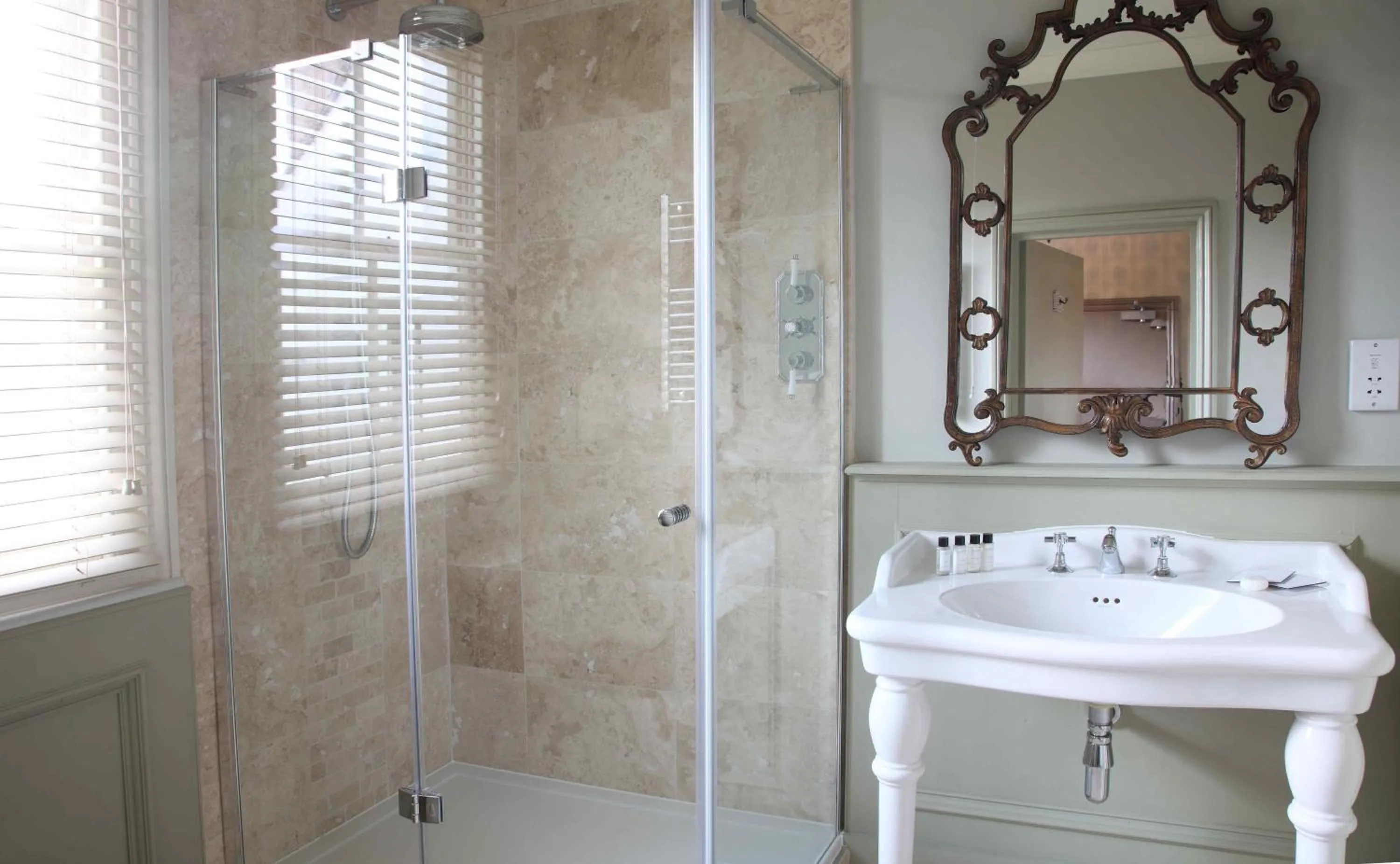 Day in Flower Pot Hotel