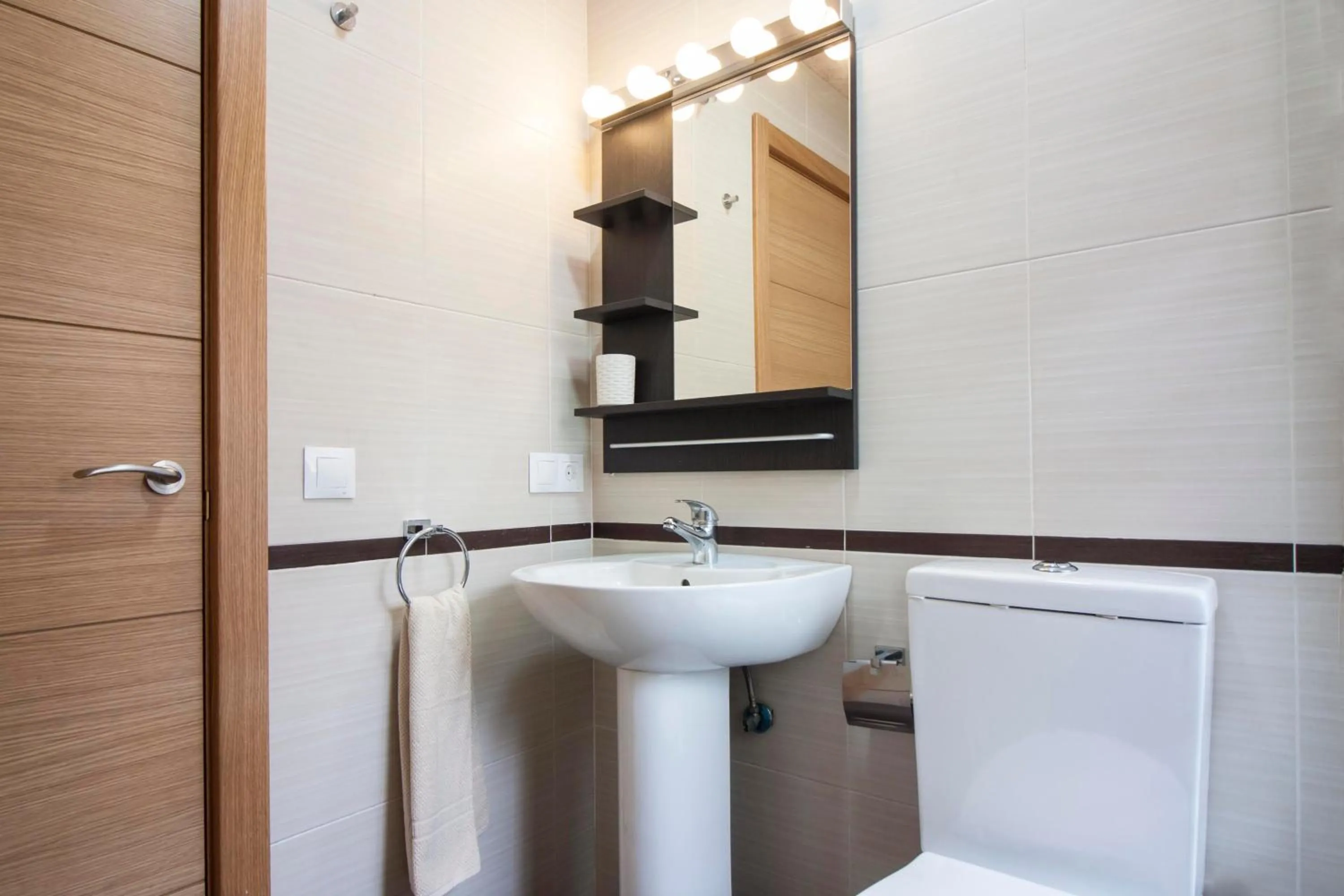 Bathroom in Rayito by FreshApartments by Bossh! Apartments