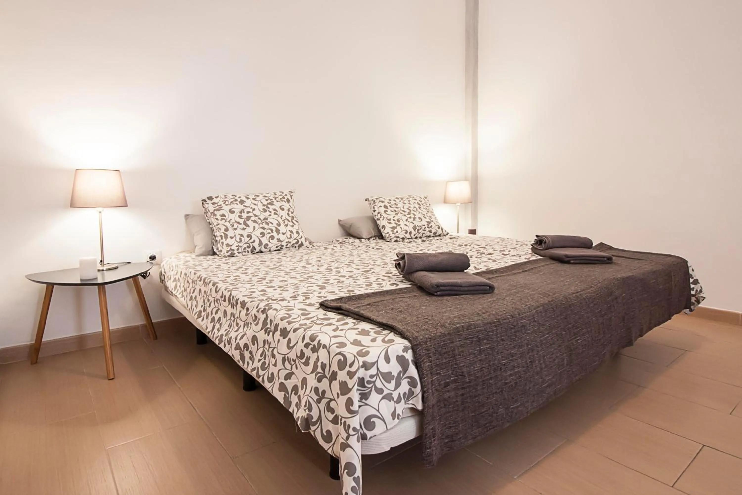 Bedroom, Bed in Rayito by FreshApartments by Bossh! Apartments