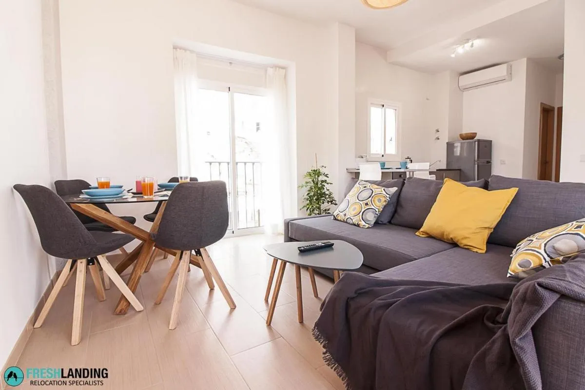 Seating area in Rayito by FreshApartments by Bossh! Apartments