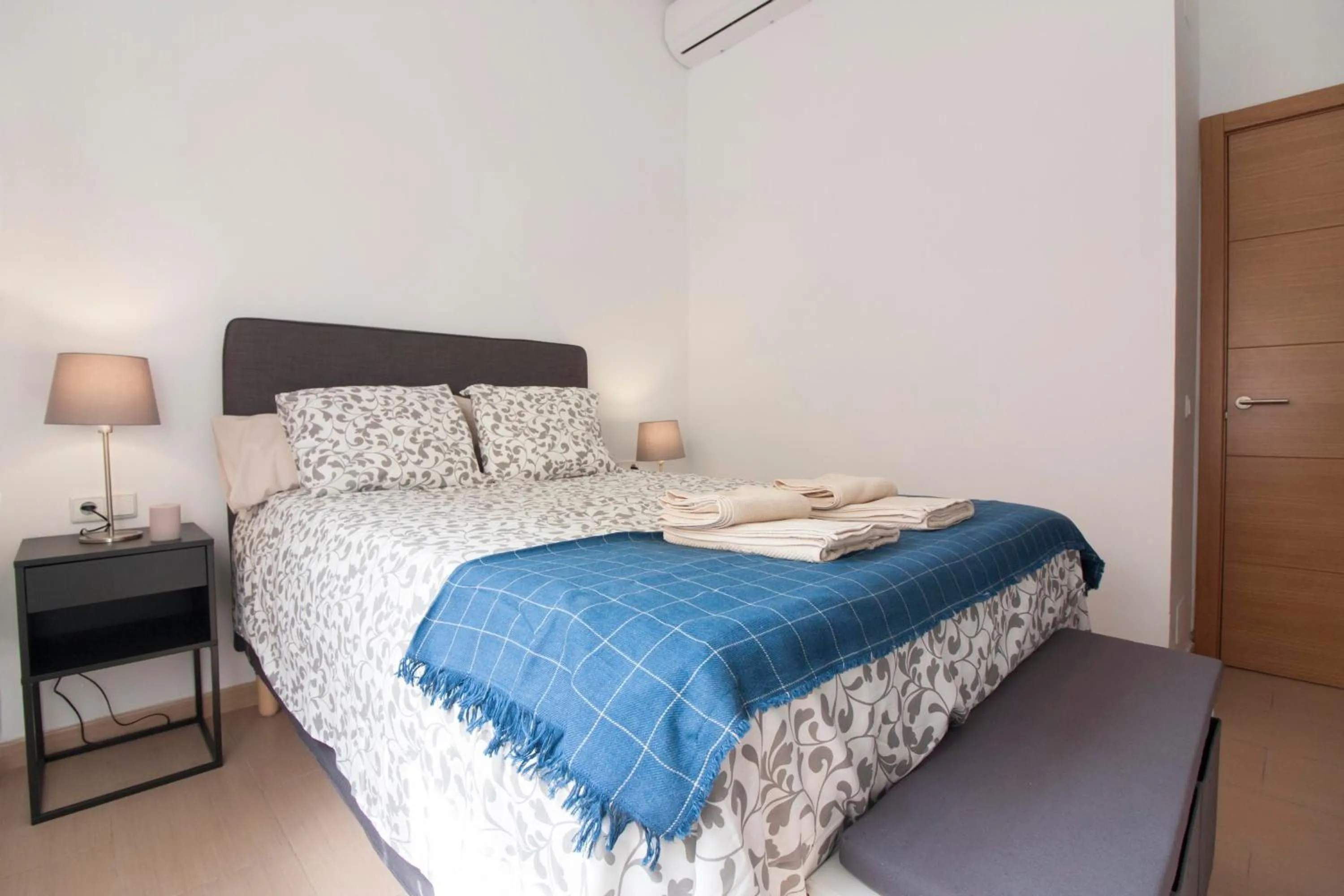 Bedroom, Bed in Rayito by FreshApartments by Bossh! Apartments