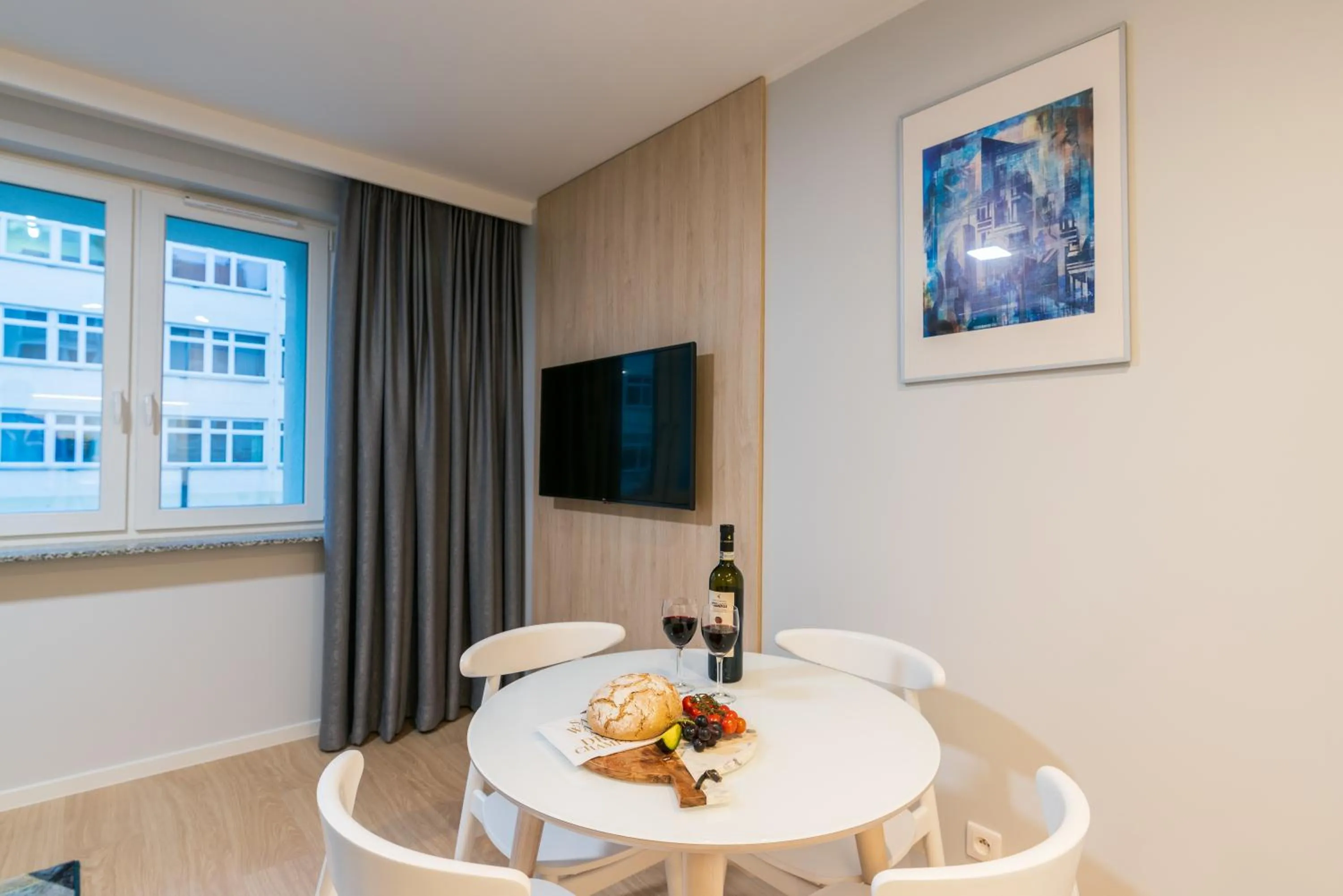 TV and multimedia in Q17 Apartments Rynek