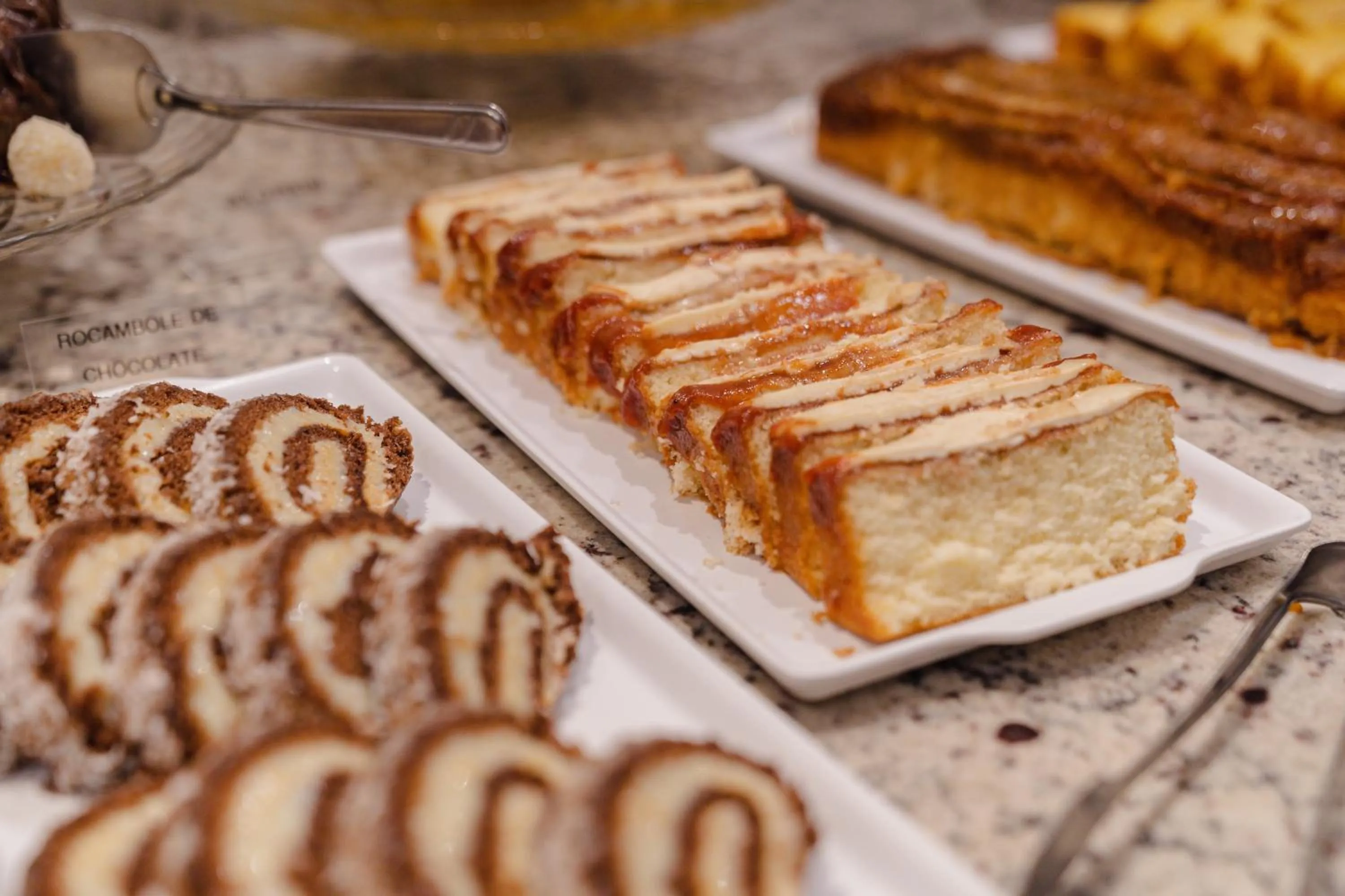 Buffet breakfast in Hotel Caiuá Express