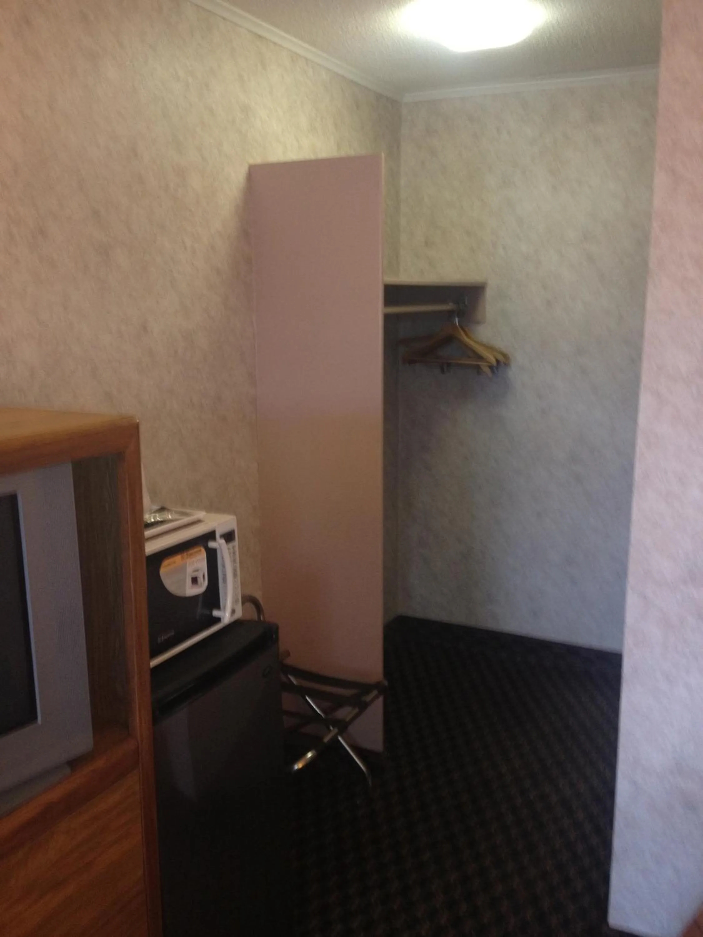 TV and multimedia in Richmond Inn and Suites