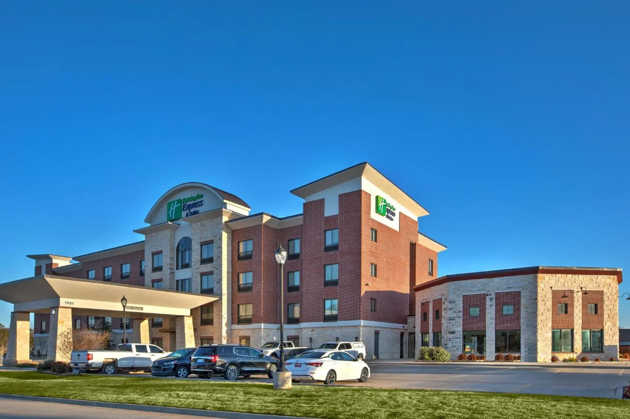 Property building in Holiday Inn Express Hotel and Suites Duncan by IHG Property building in Holiday Inn Express Hotel and Suites Duncan by IHG
