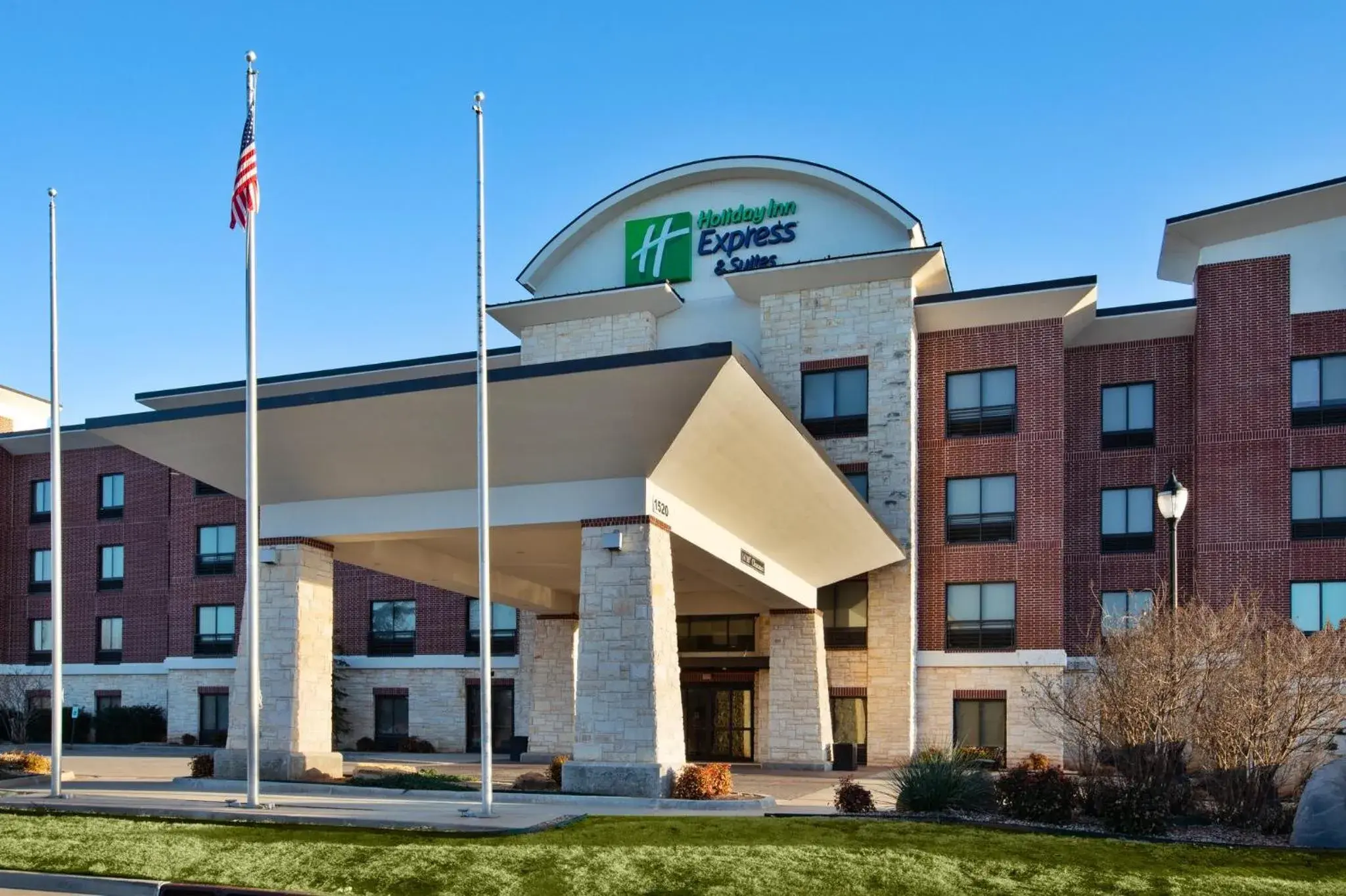 Property building in Holiday Inn Express Hotel and Suites Duncan by IHG Property building in Holiday Inn Express Hotel and Suites Duncan by IHG