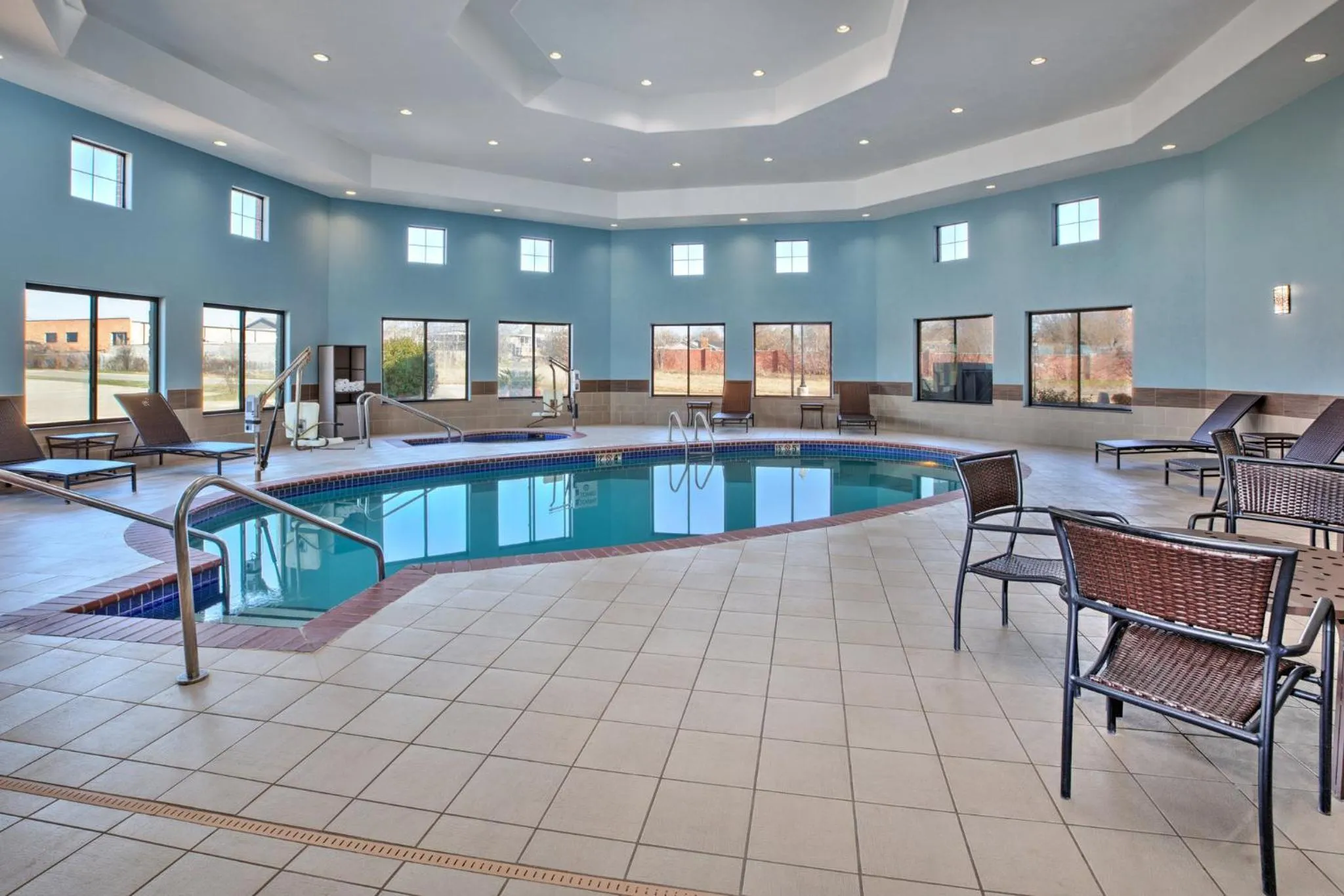 Swimming pool in Holiday Inn Express Hotel and Suites Duncan by IHG