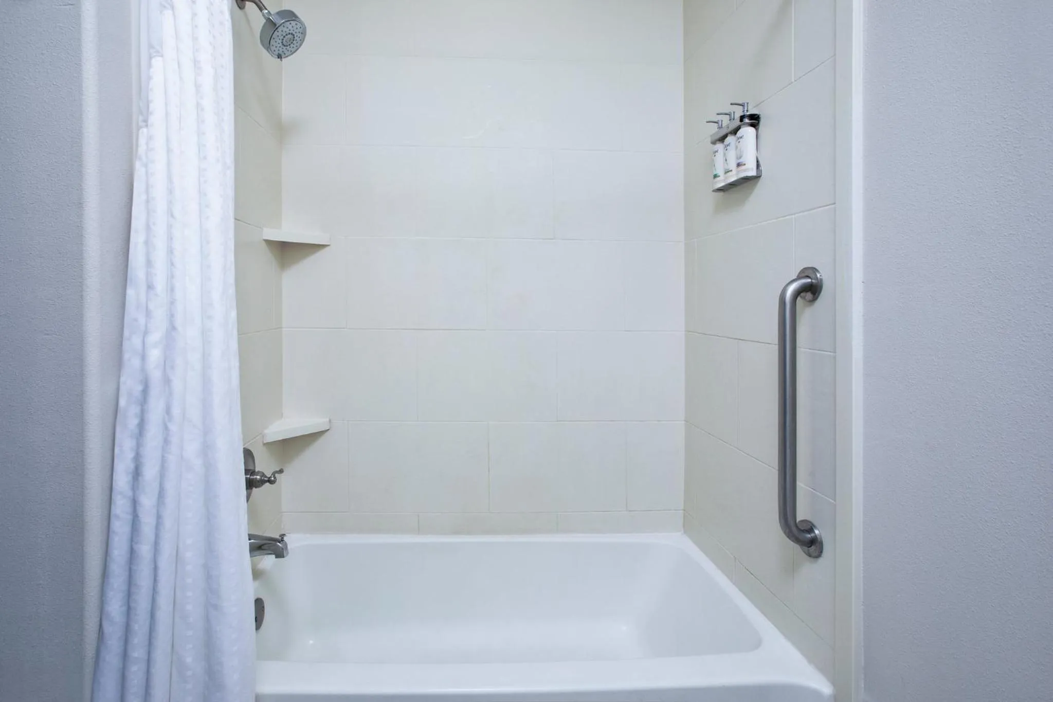 Photo of the whole room in Holiday Inn Express Hotel and Suites Duncan by IHG