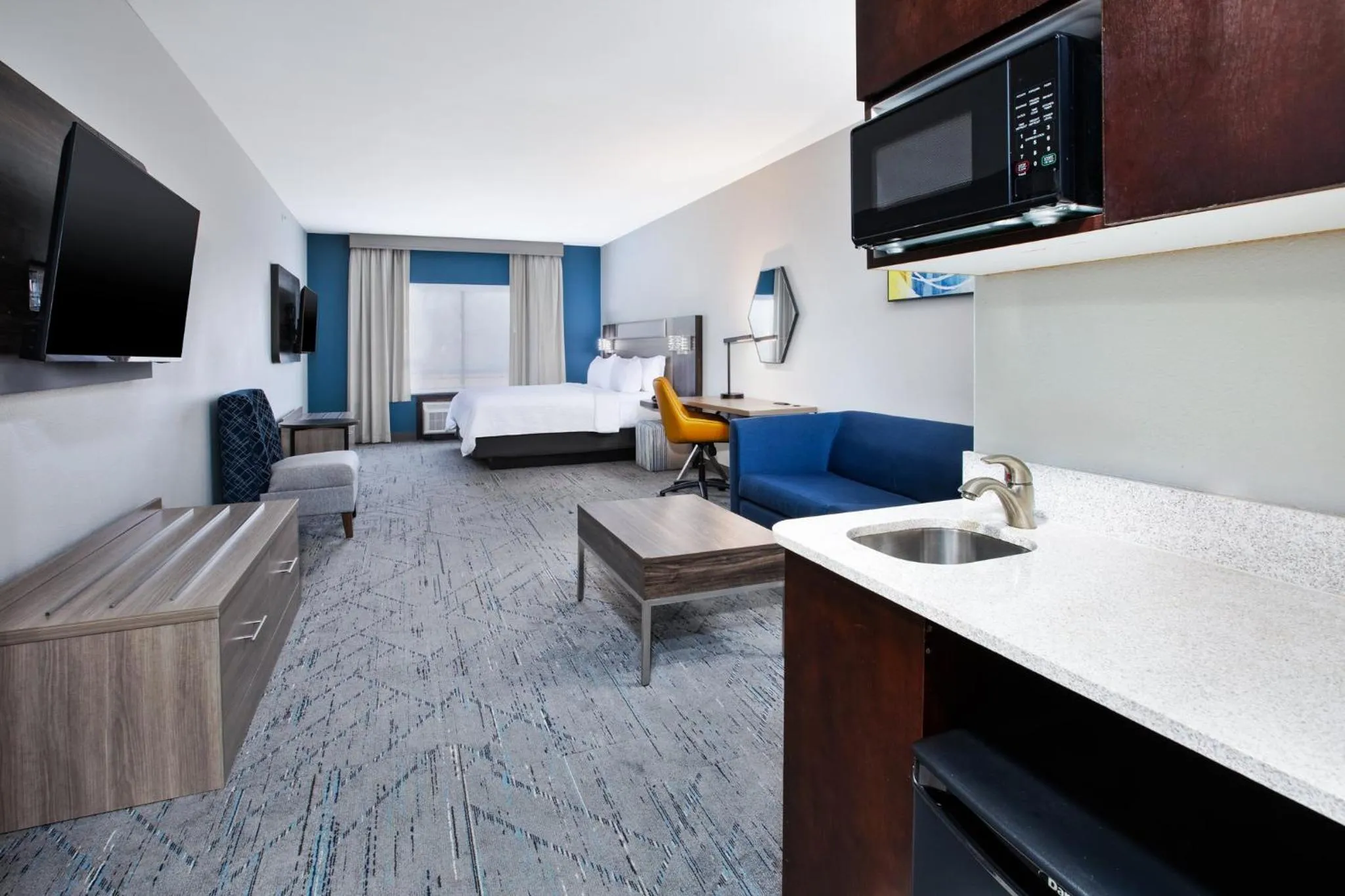 Photo of the whole room in Holiday Inn Express Hotel and Suites Duncan by IHG